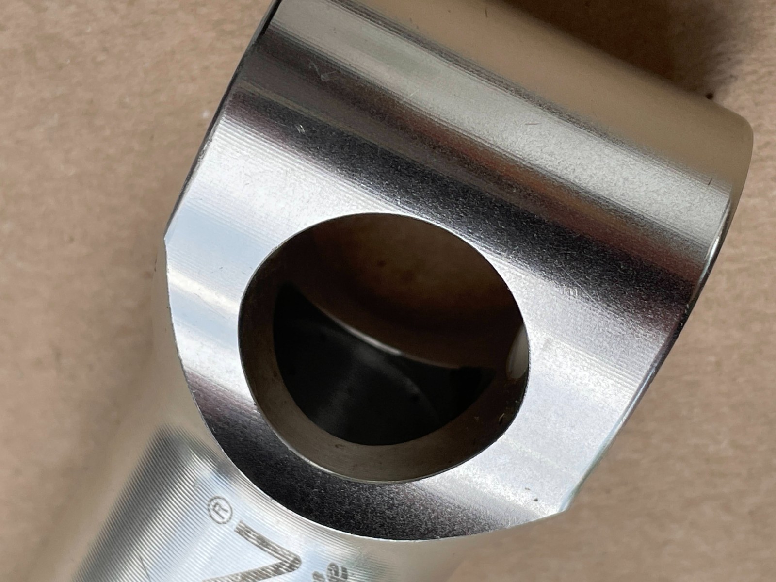 Thomson SM-E104 5 degree 130mm stem 25.4 clamp 1 1/8″ Threadless Silver