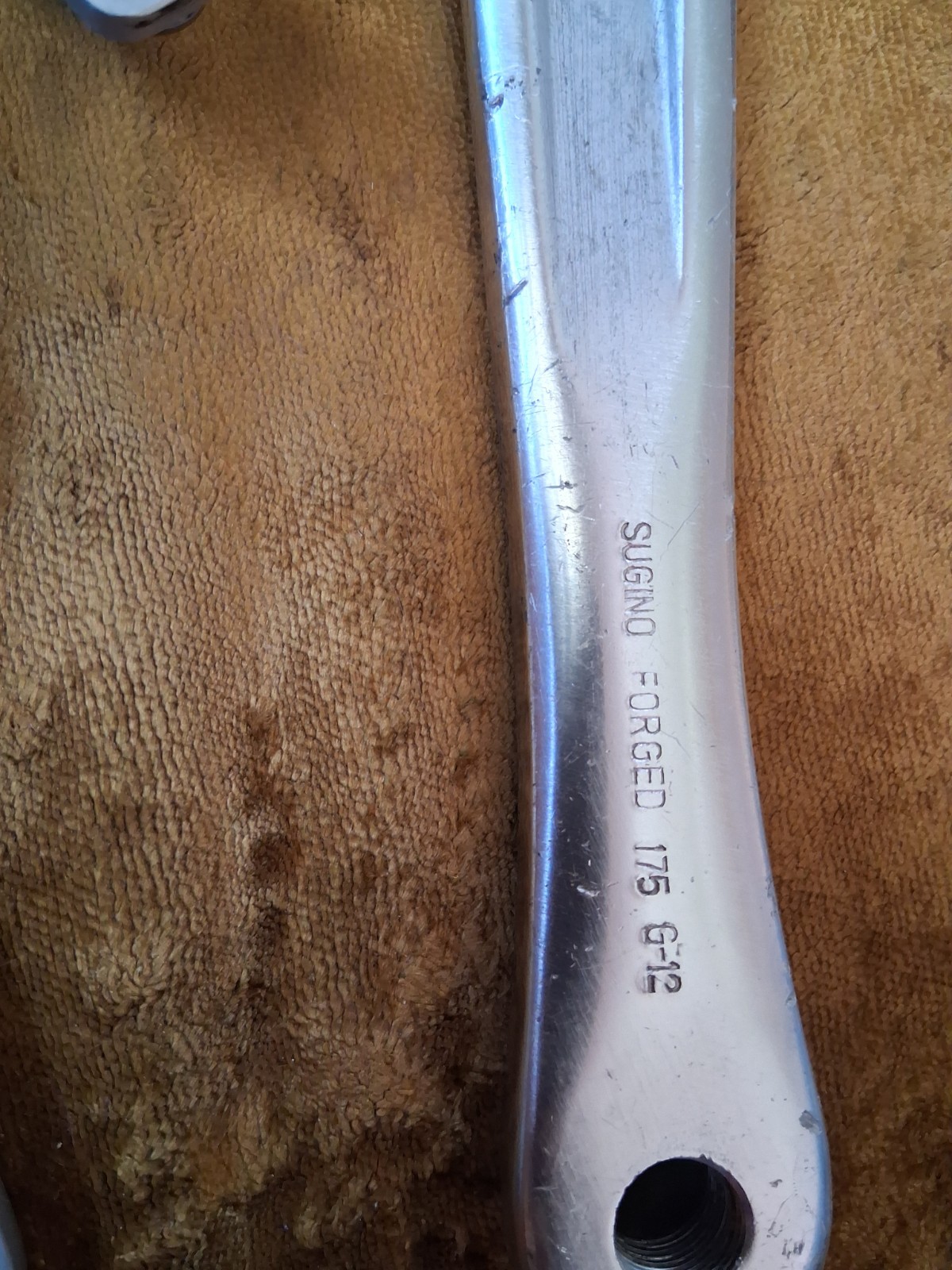 Sugino 75 NJS track crankset 175 NOT MATCHING