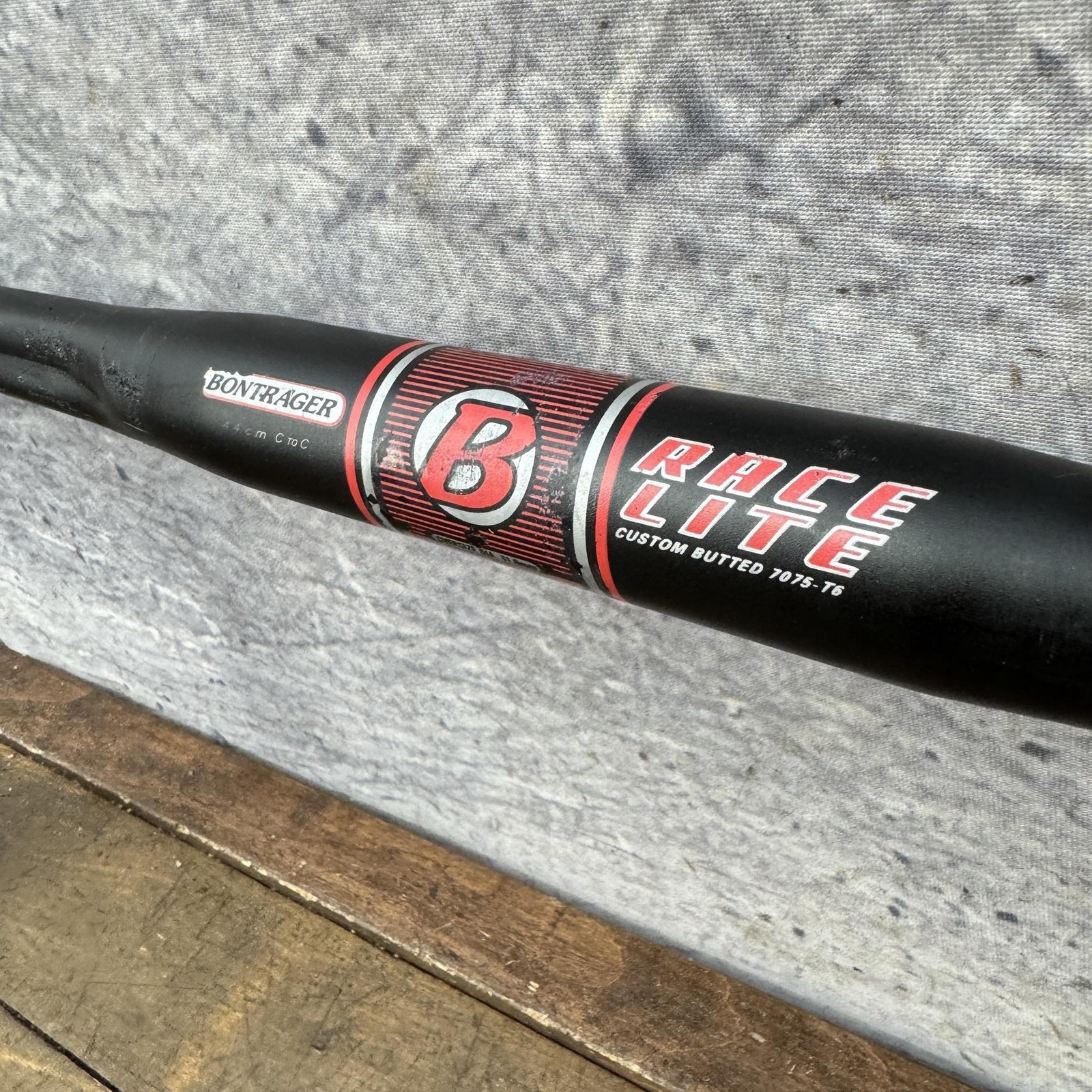 Bontrager Race Lite Drop Handlebar 44cm 31.8 Clamp Black Alloy Road Bar