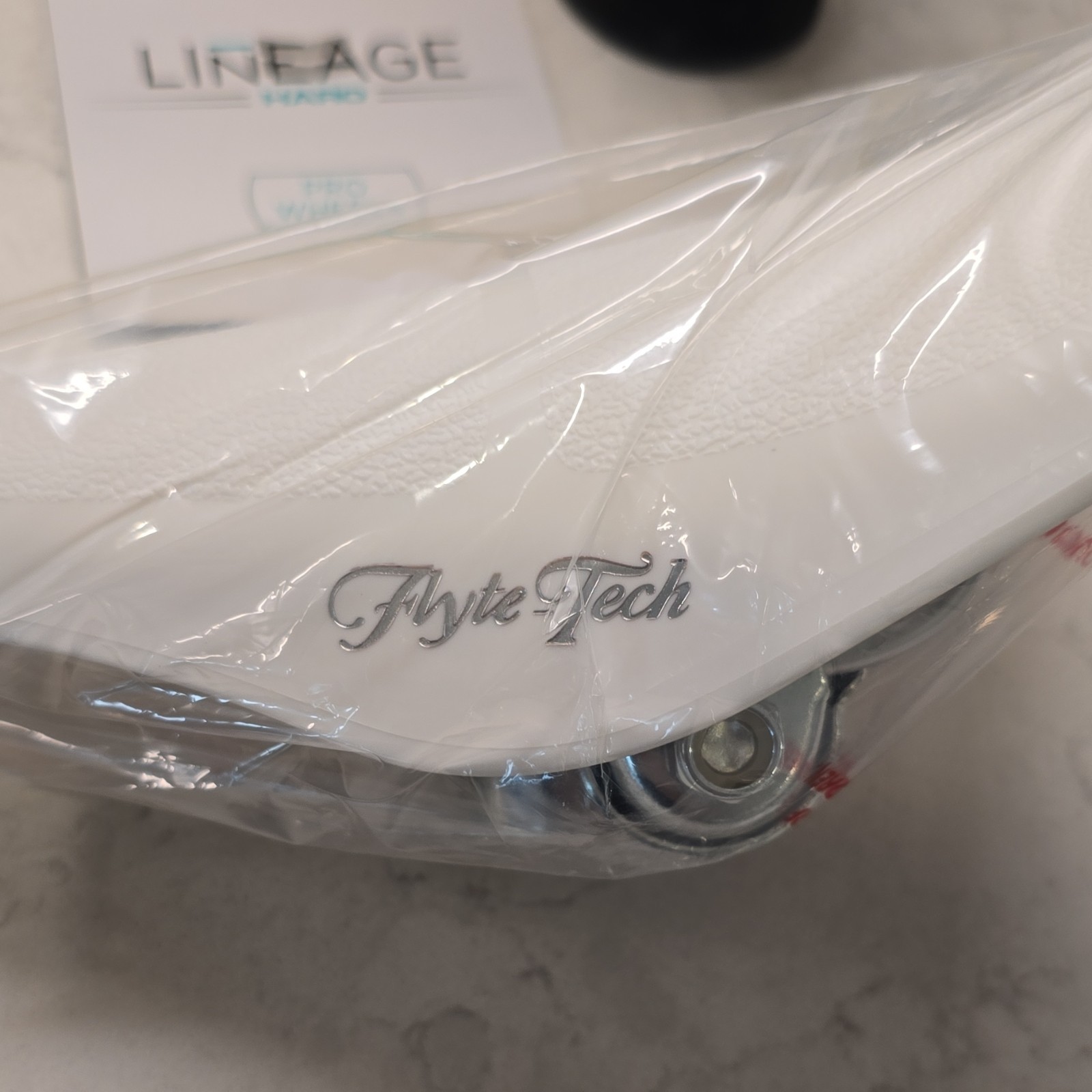 Flyte Tech White BMX Bike Saddle/Seat, Plastic/Metal, MPN 124T