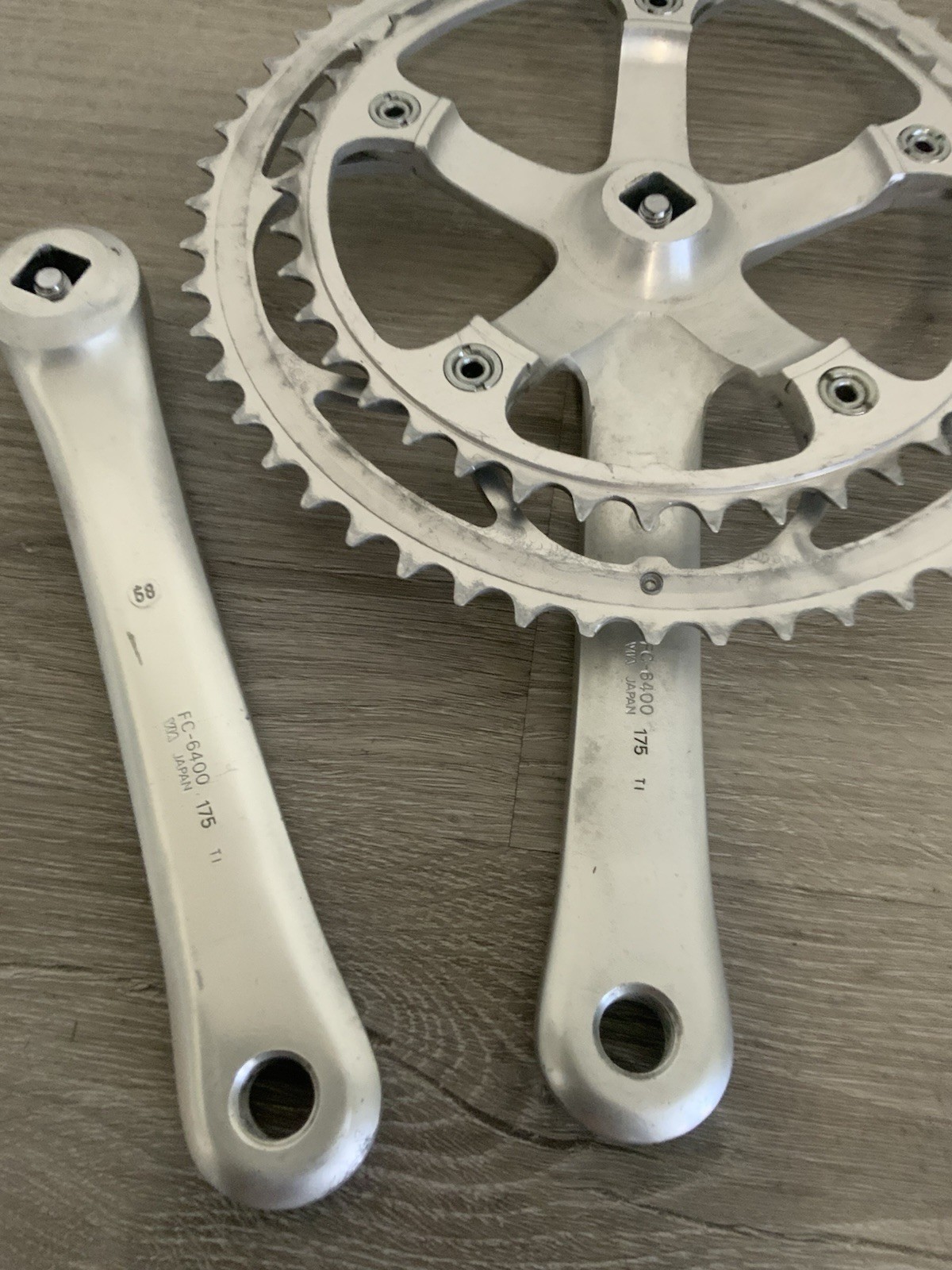 SHIMANO 600 ULTEGRA CRANKSET 6400 DOUBLE 175 MM ARMS 53-42 TOOTH