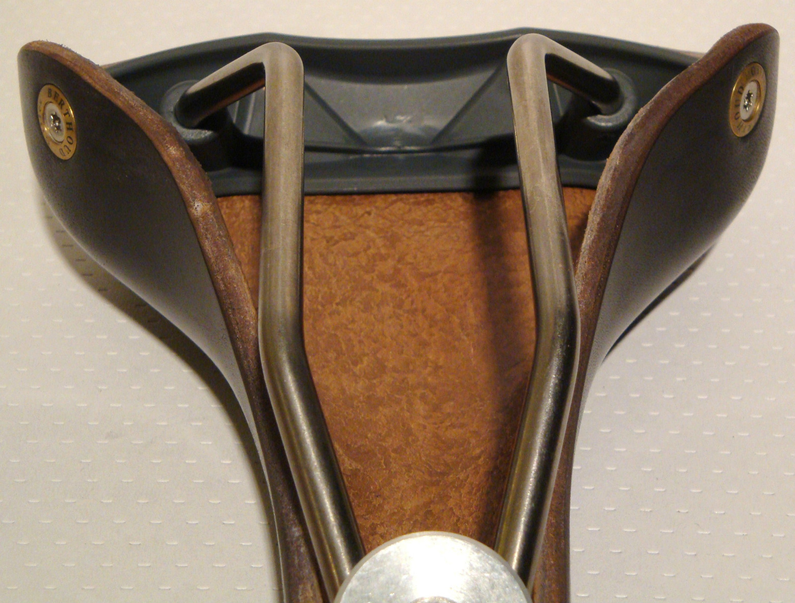 NEW GILLES BERTHOUD SADDLE SEAT GALIBIER BLACK MADE IN FRANCE IDEALE BROOKS
