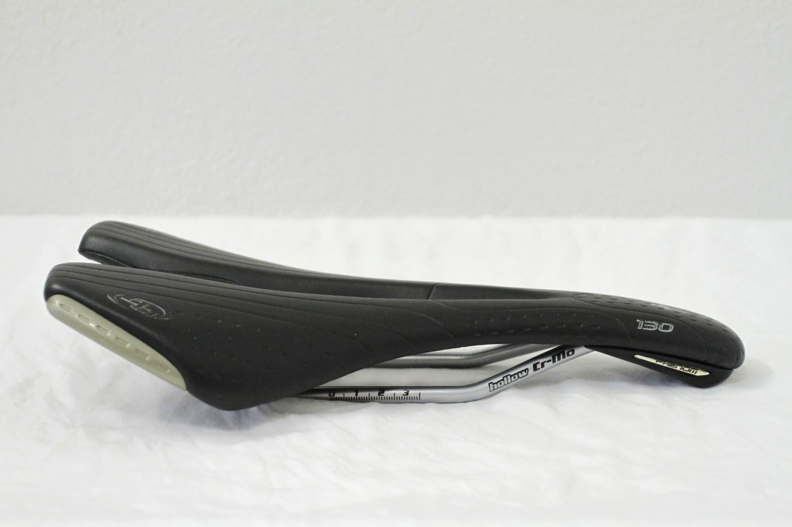Specialized Phenom 130 Saddle Carbon Fiber Reinforced 275x130mm
