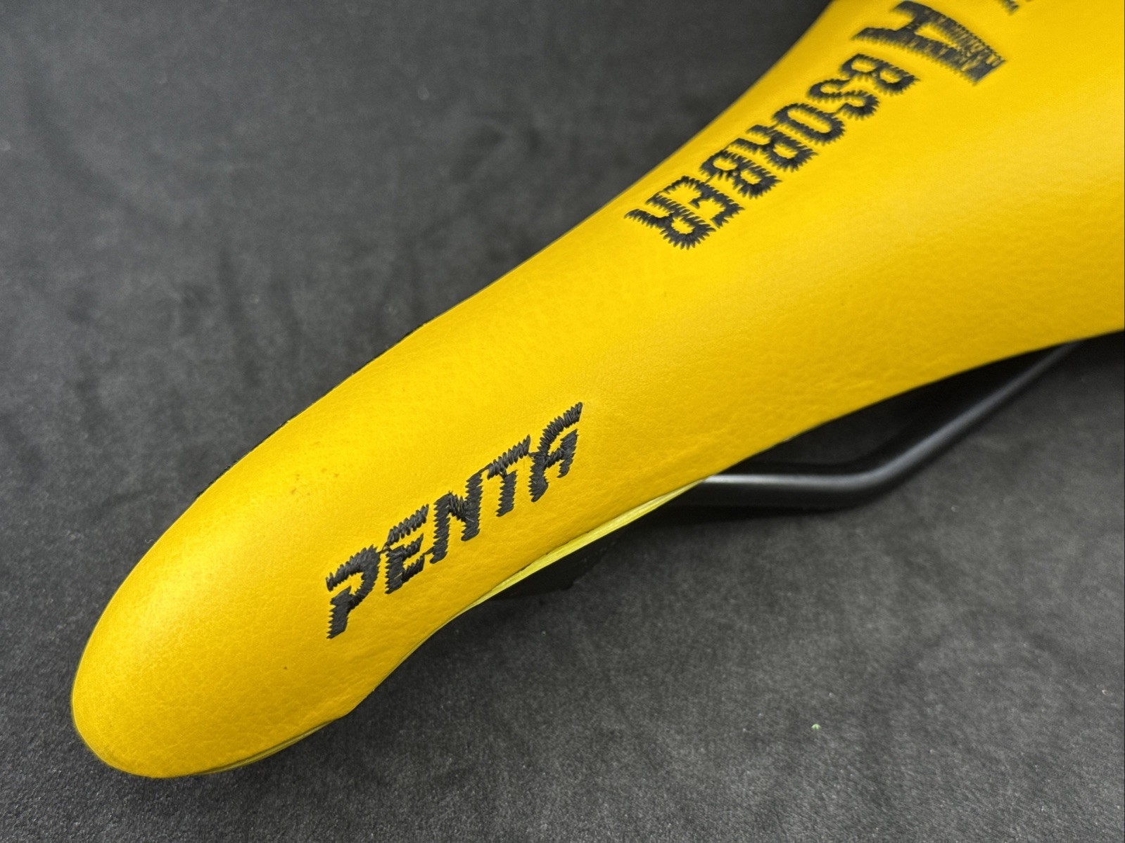 Gipiemme PENTA Saddle Dual Shock Absorber Yellow Steel Rails 270mm x 140mm