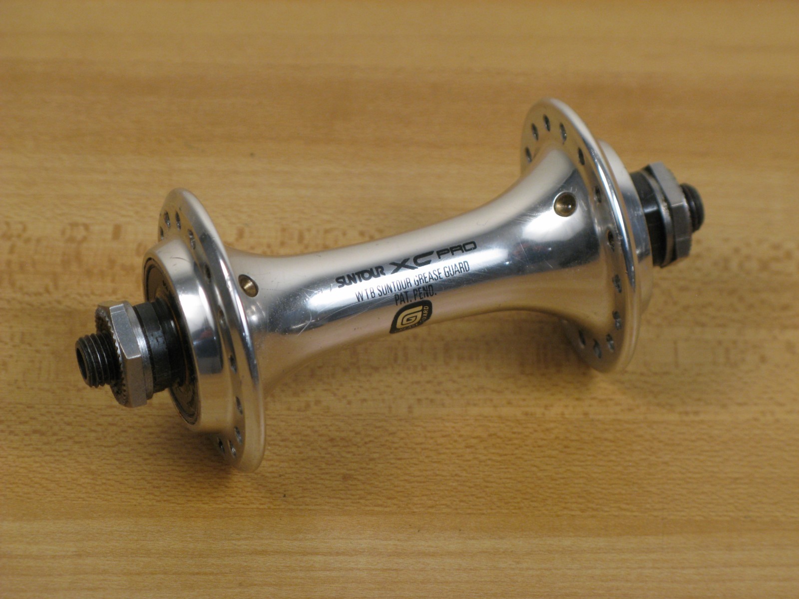 Suntour XC Pro WTB Grease Guard Front Hub 32h 100mm