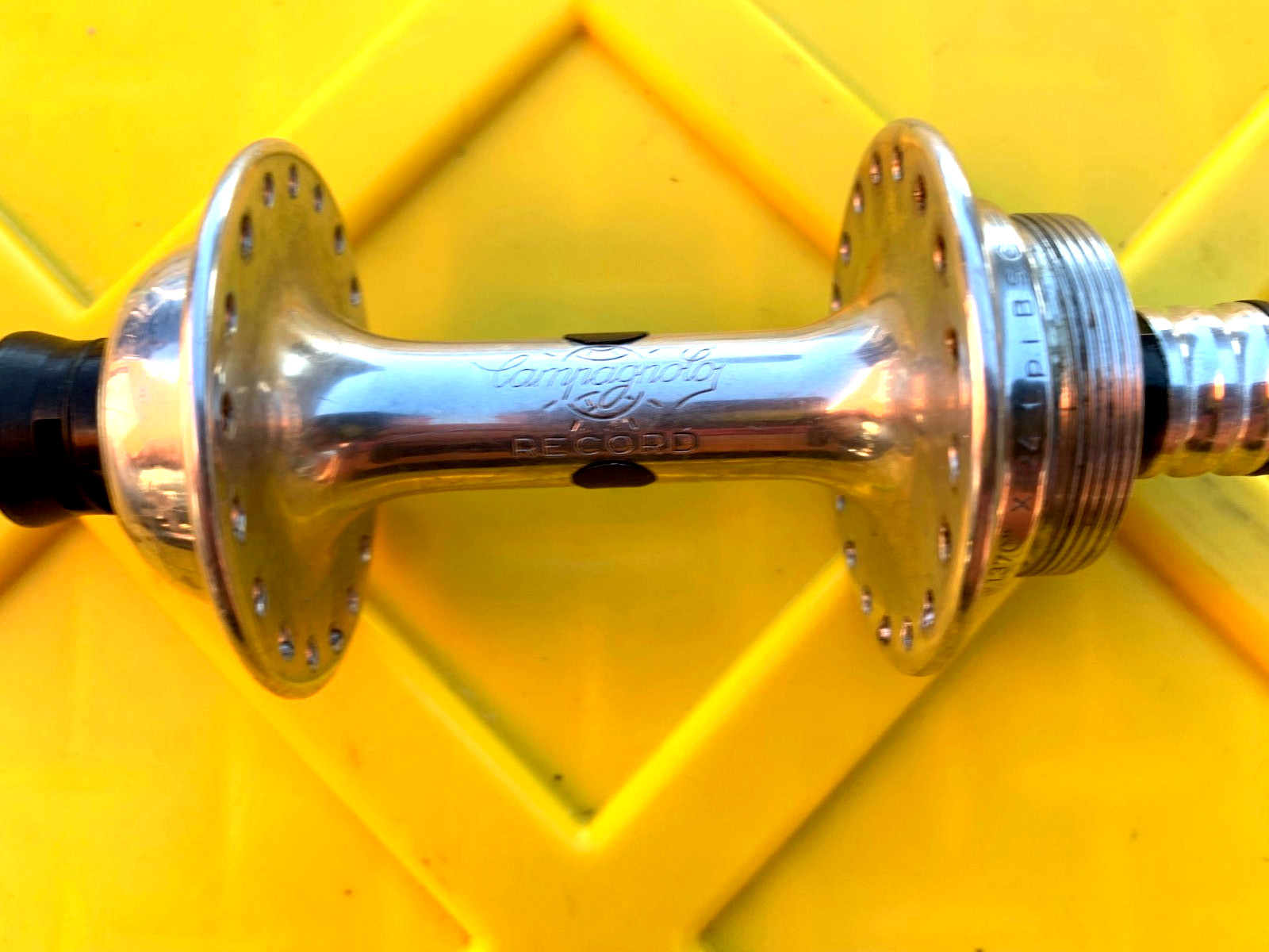 Vintage CAMPAGNOLO RECORD Low Flange Rear Hub 36H 126mm British 1.370x24F