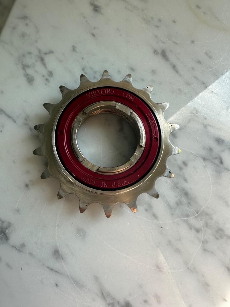 White Industries ENO Freewheel 18 Tooth Red & Enduro Bearings – Single Speed