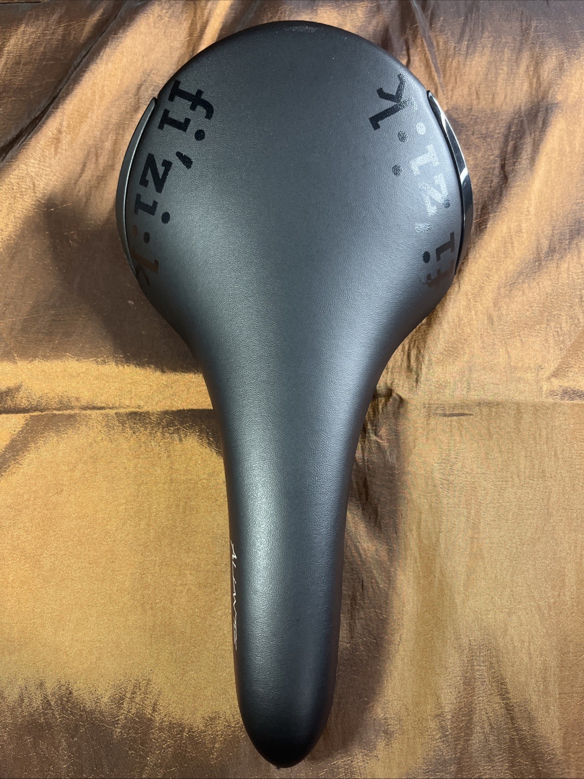 Fizik Aliante 3 SPINE CONCEPT Black Railed Saddle LARGE 245g
