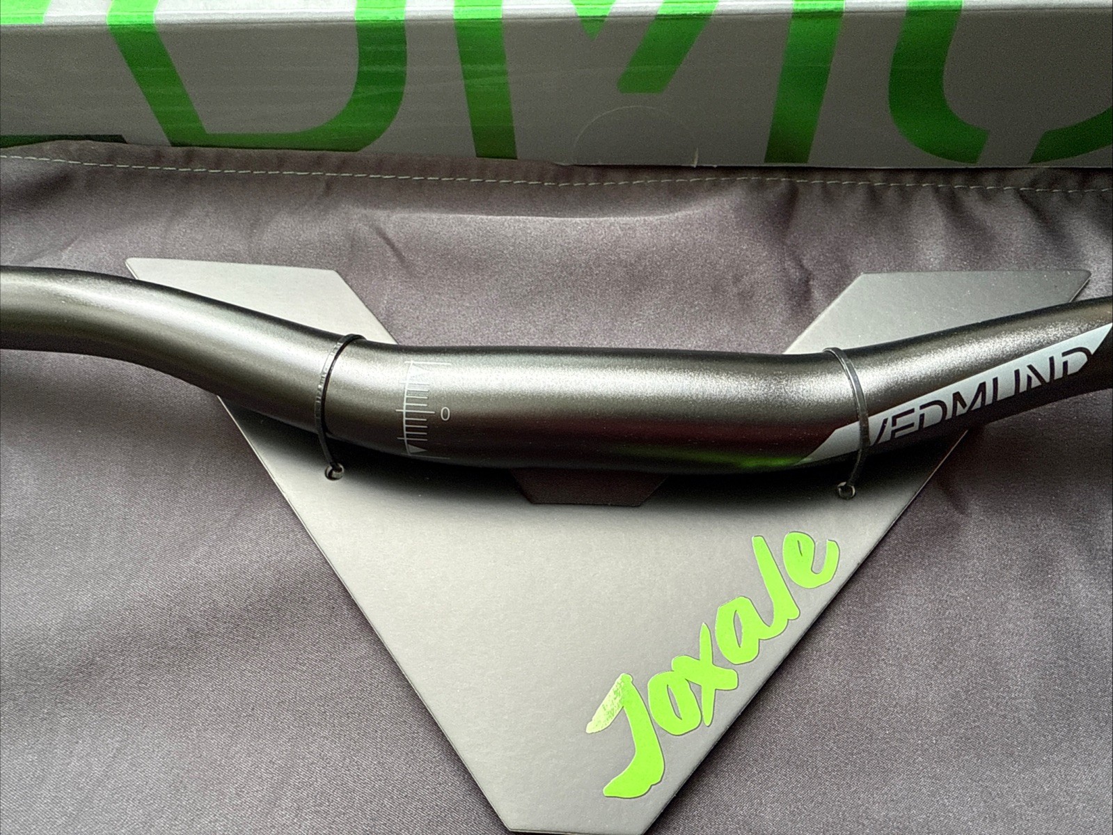 VEDMUND Riser Handlebar Mountain Bike Road Bike, Fits 31.8mm Stems, 680mm New