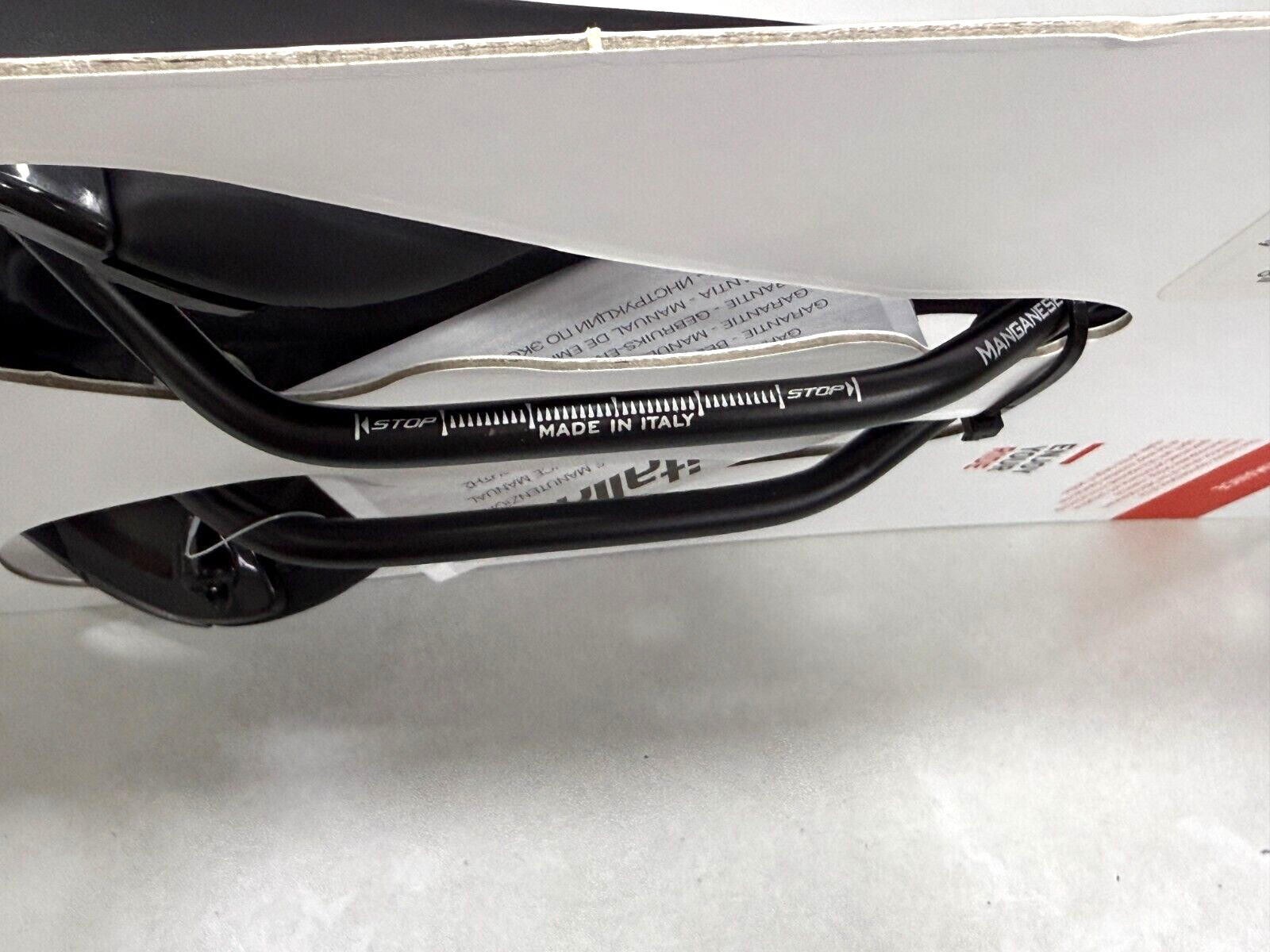Selle Italia Novus Endurance TM Superflow Manganese Rail Saddle L3 (149x 282mm)