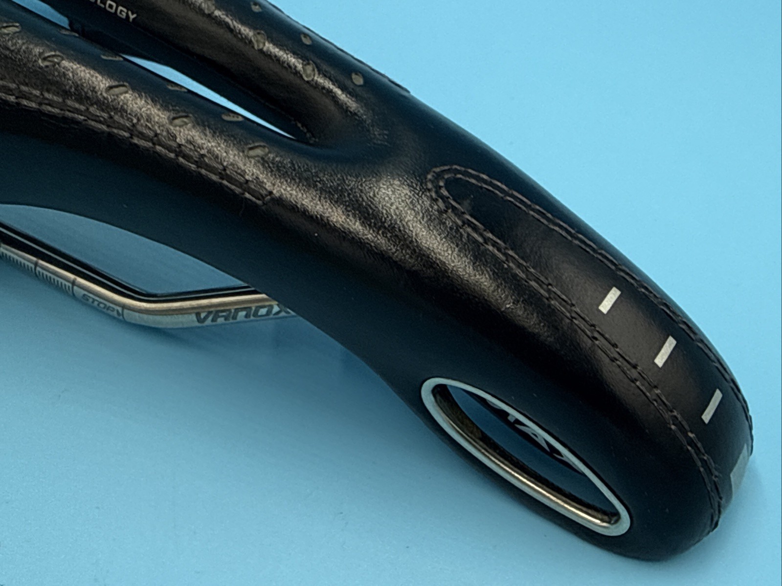Selle Italia Max Flite Gel Flow Perforated Black Leather Saddle Vanox Rails L3
