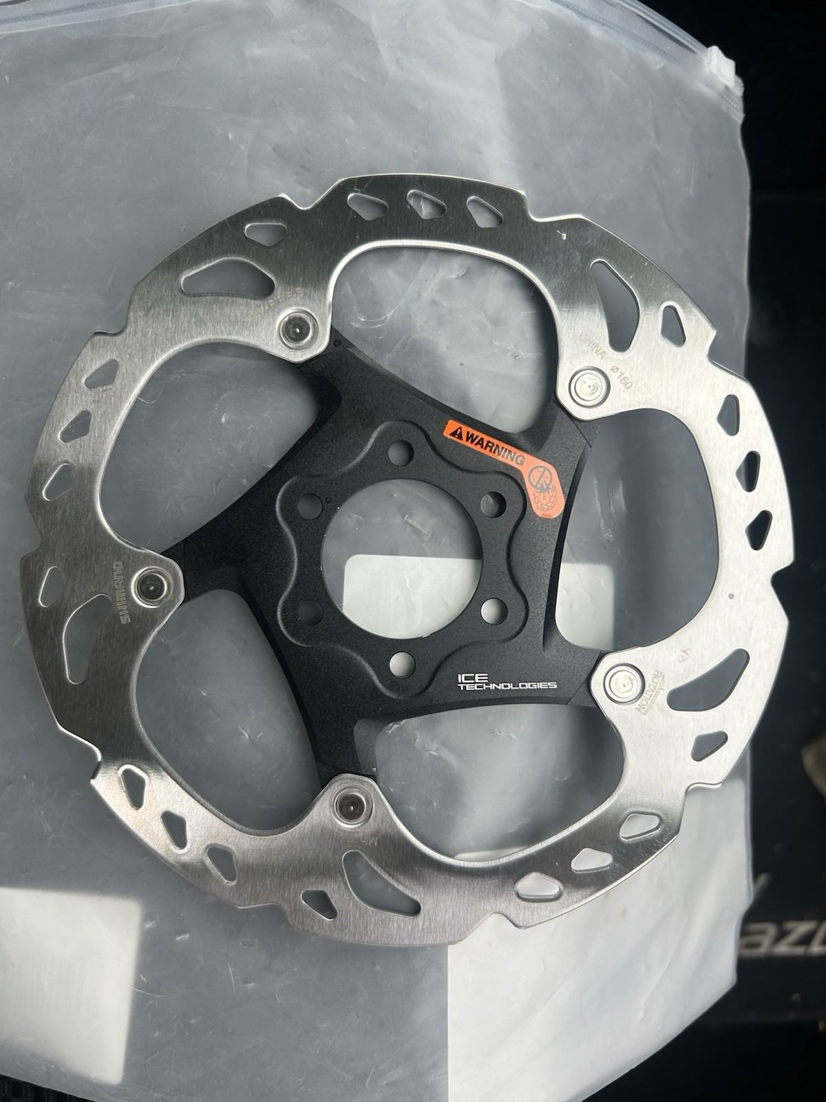 Shimano SM-RT86 6 Bolt Disc Rotor Unit – Black
