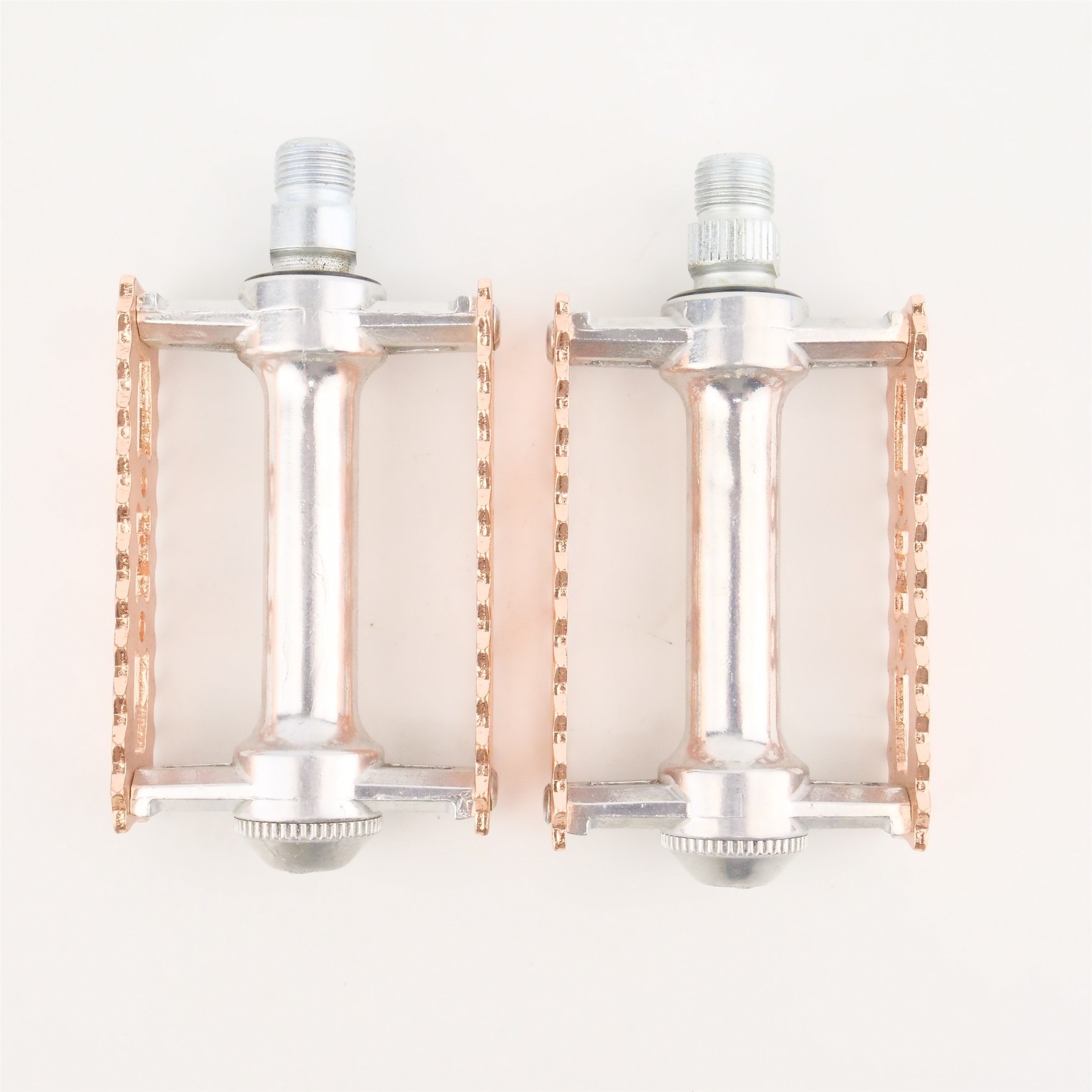 MKS Sylvan Touring Flat Platform Pedals 9/16″ Copper Aluminum Pair Mint Cond.