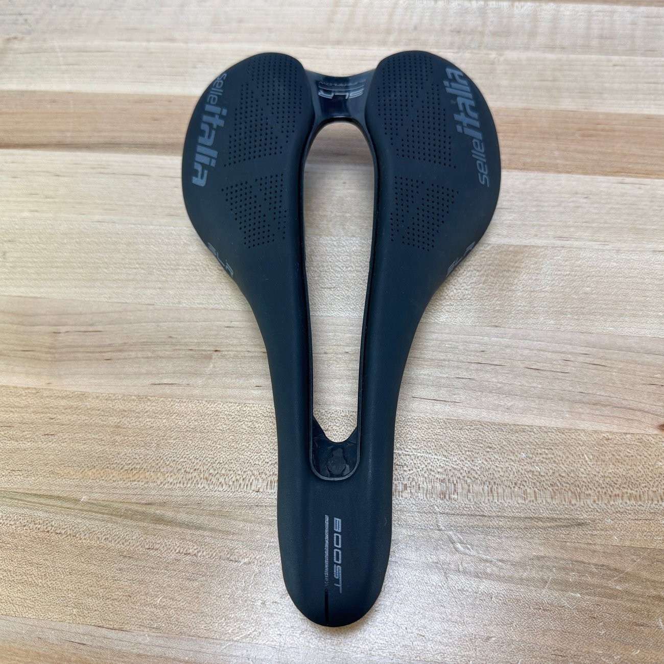 New Takeoff! Selle Italia SLR Boost Superflow L3 7x9mm Carbon Rails 145mm Saddle