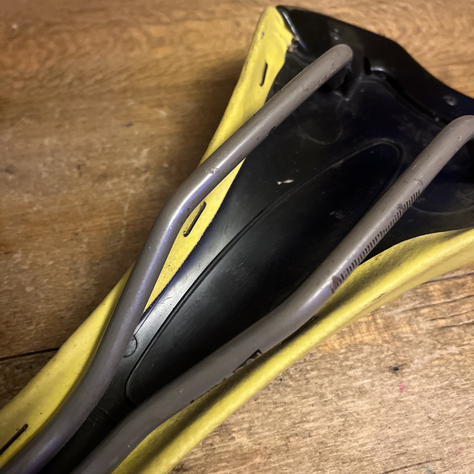 Vintage Selle Italia XO Black And Yellow Saddle 268 mm Length 138 mm Wide Italy