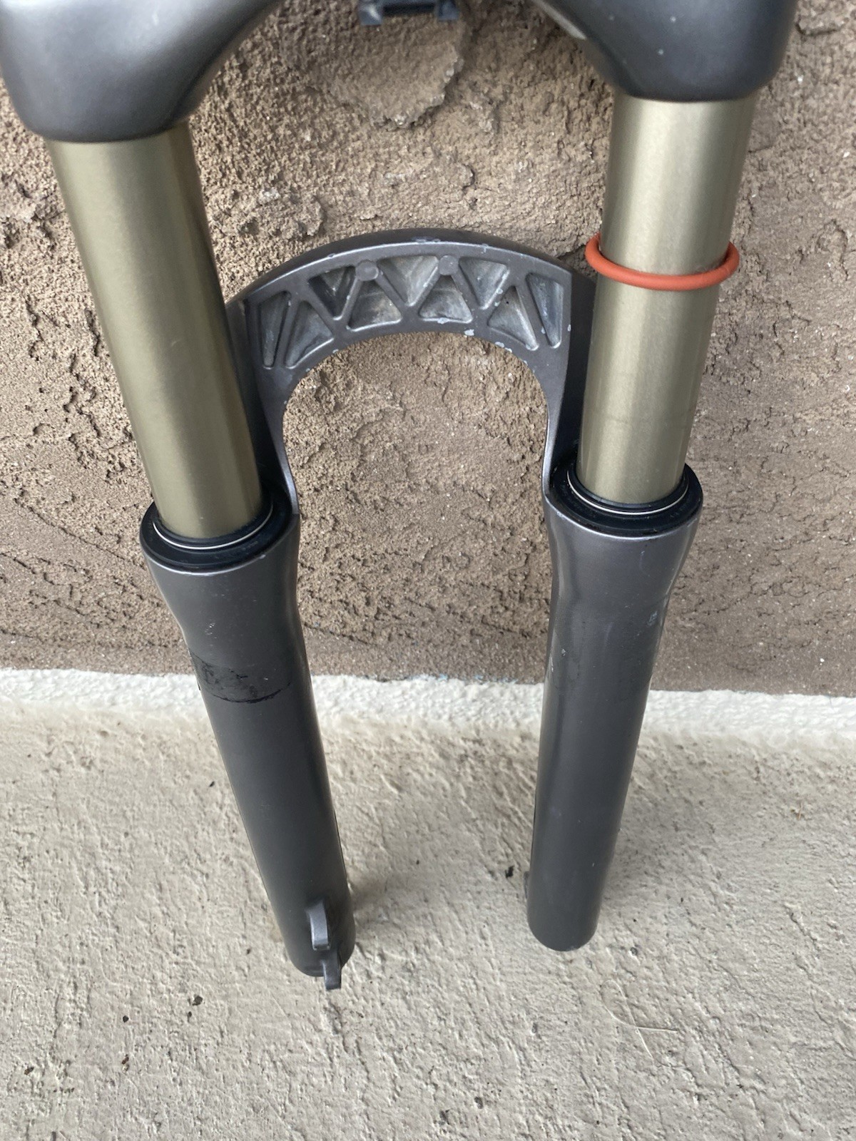 Gray Fox Racing Float 100 RL Straight 1-1/8″ 9mm X 100mmQR 26″ Fork