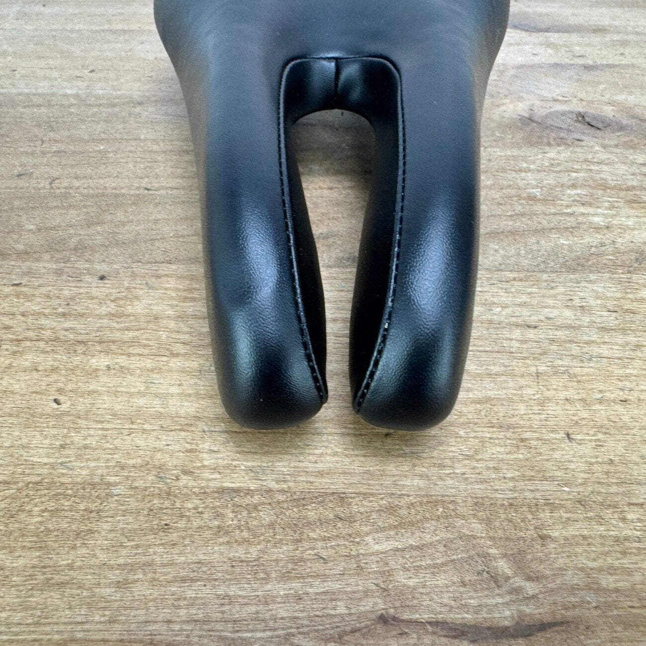 Light Use! ISM PL1.1 40 7x7mm Cr-Mo Alloy Rails 134mm Bike Saddle 334g
