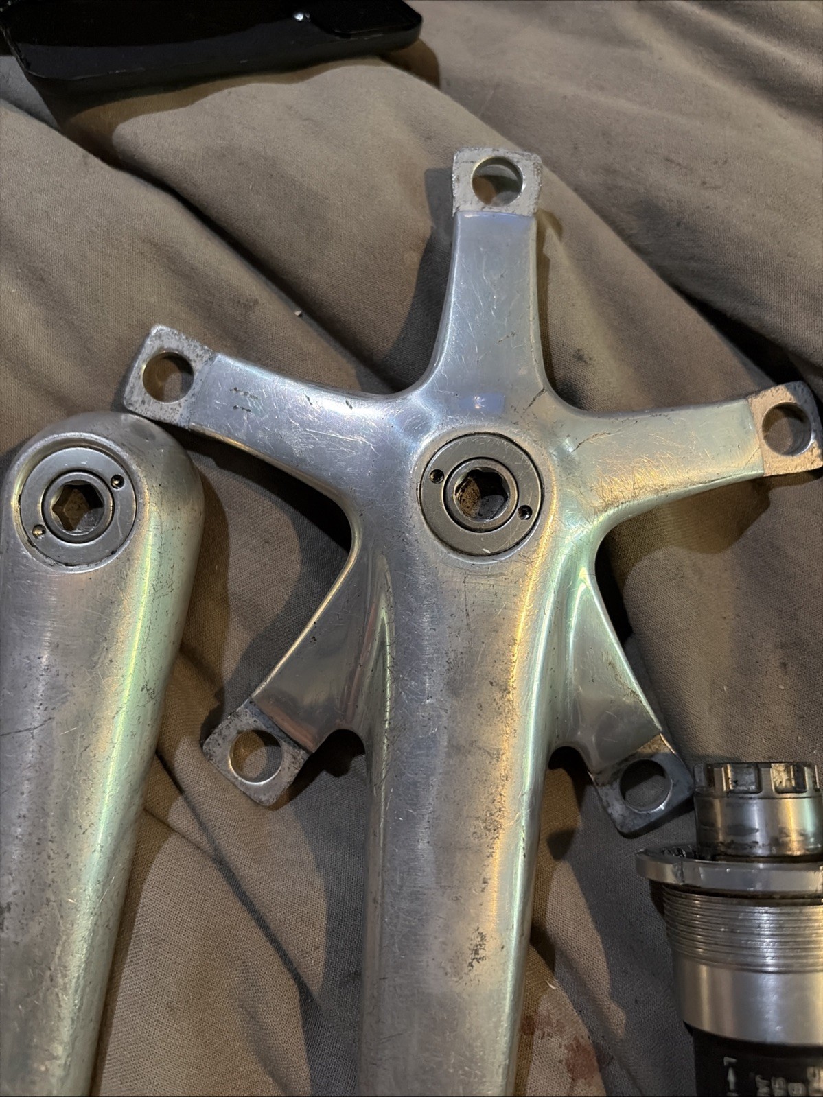 Shimano Dura Ace 7700 Crankset And Bottom Bracket 175mm