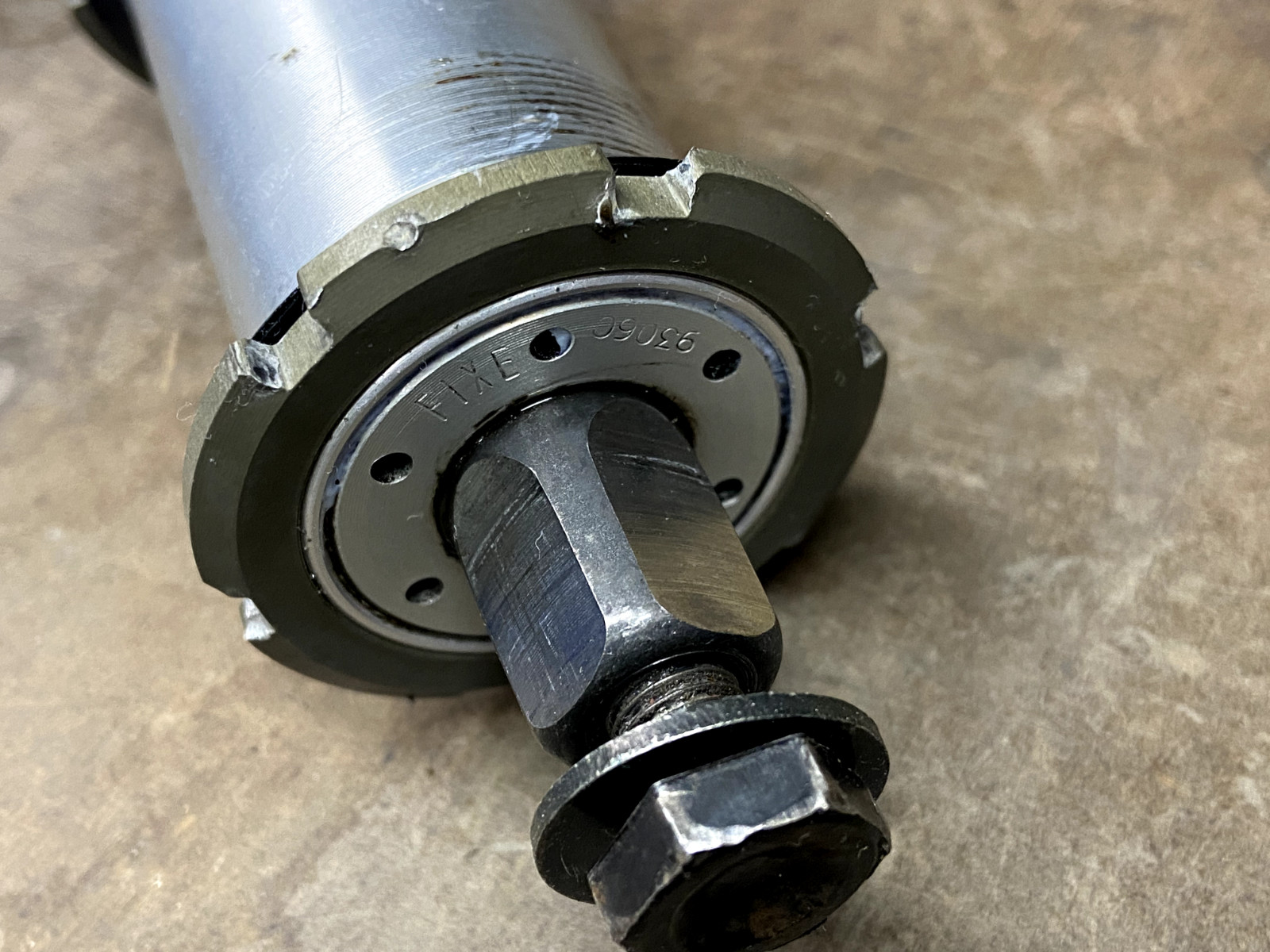 MAVIC 610 Sealed Cartridge Bottom Bracket 114mm spindle