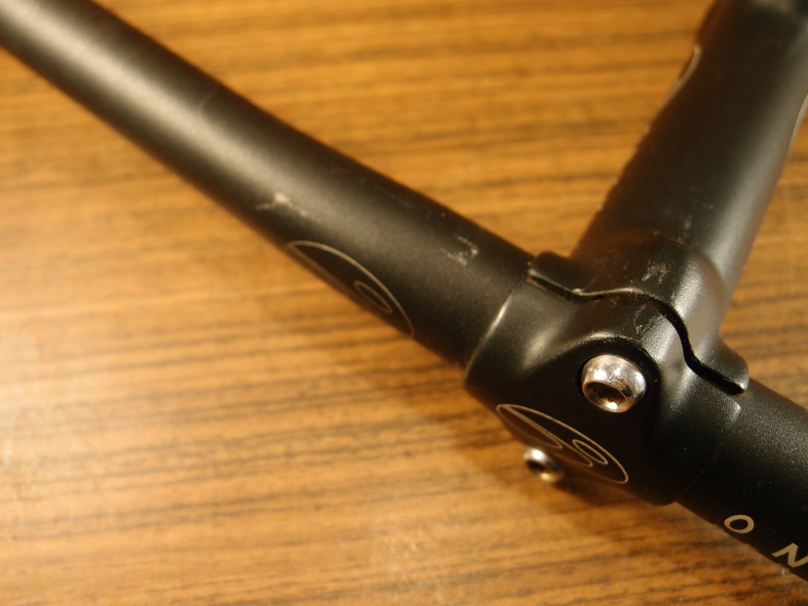 aluminium flat handlebar Onyx Series + stem ahead Onyx Series 1 1/8 »