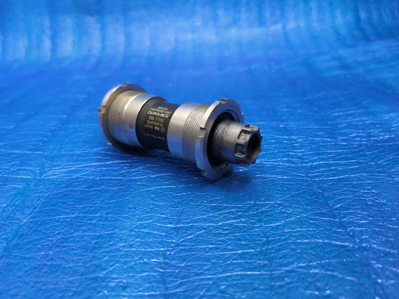 Shimano Dura Ace BB-7700 NJS Bottom Bracket 68mm BSA 109.5mm Fixed Gear Pista
