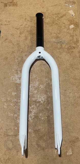 FREE SHIPPING – TNT BICYCLES 24″ BMX FORK – WHITE (20mm) (DISCOUNTED – A-STOCK)