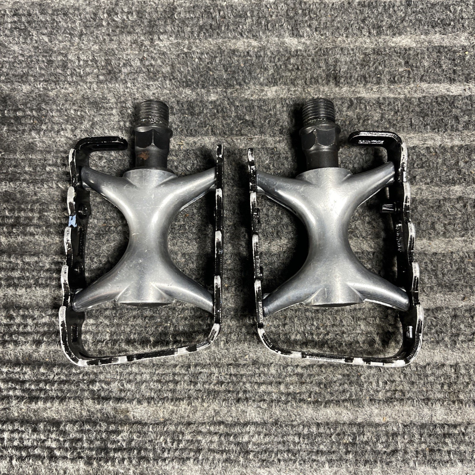 Vintage Wellgo LU-964 Platform Pedals Black/Silver Alloy 9/16″ Mountain Bike MTB