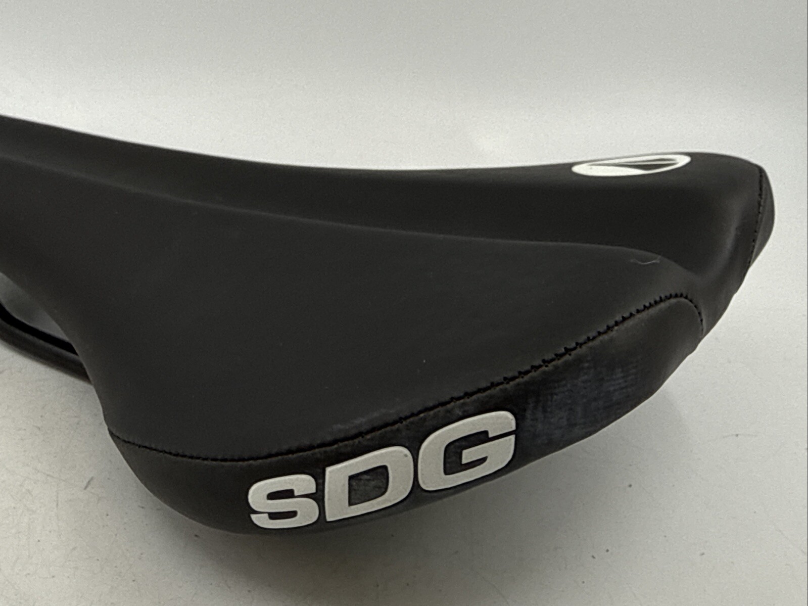 SDG FALCON 280mm x 140mm Steel Rail Black & White Saddle NEW BIKE TAKE-OFF