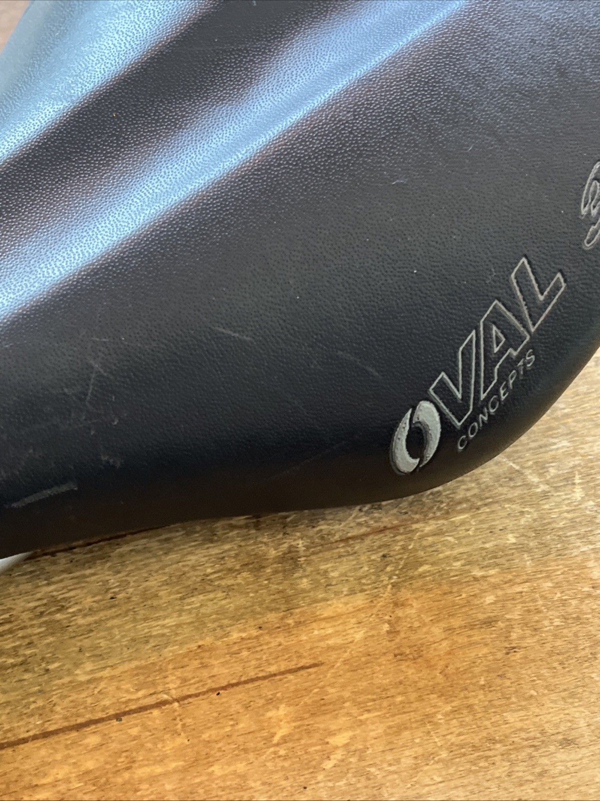 Vintage Oval Concepts 300 Saddle 282 mm Length 138 Width Road Hybrid
