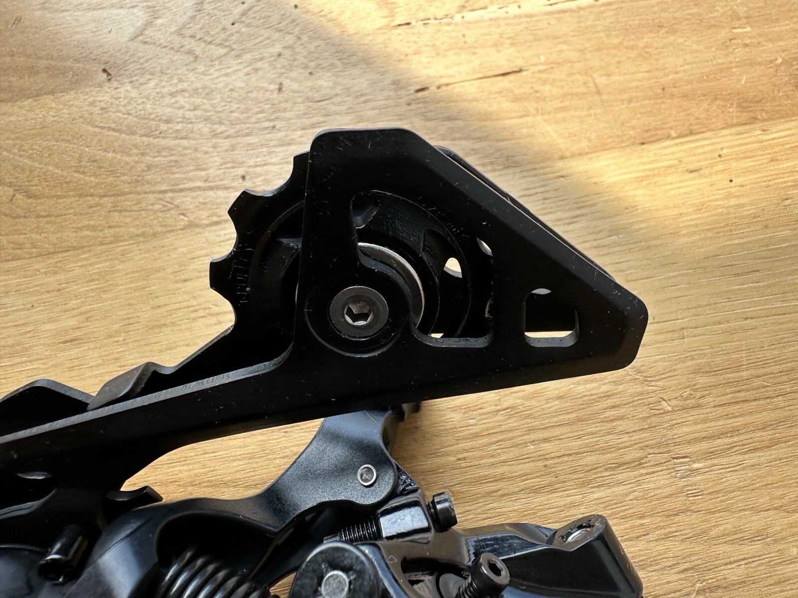 Shimano 105 RD-R7000 DIRECT MOUNT 11-Speed Rear Derailleur, Short SS Cage, Black