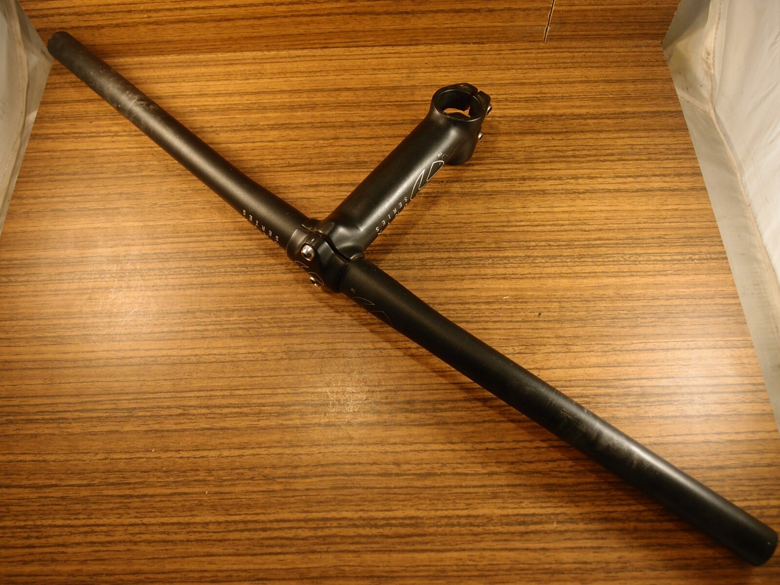 aluminium flat handlebar Onyx Series + stem ahead Onyx Series 1 1/8 »