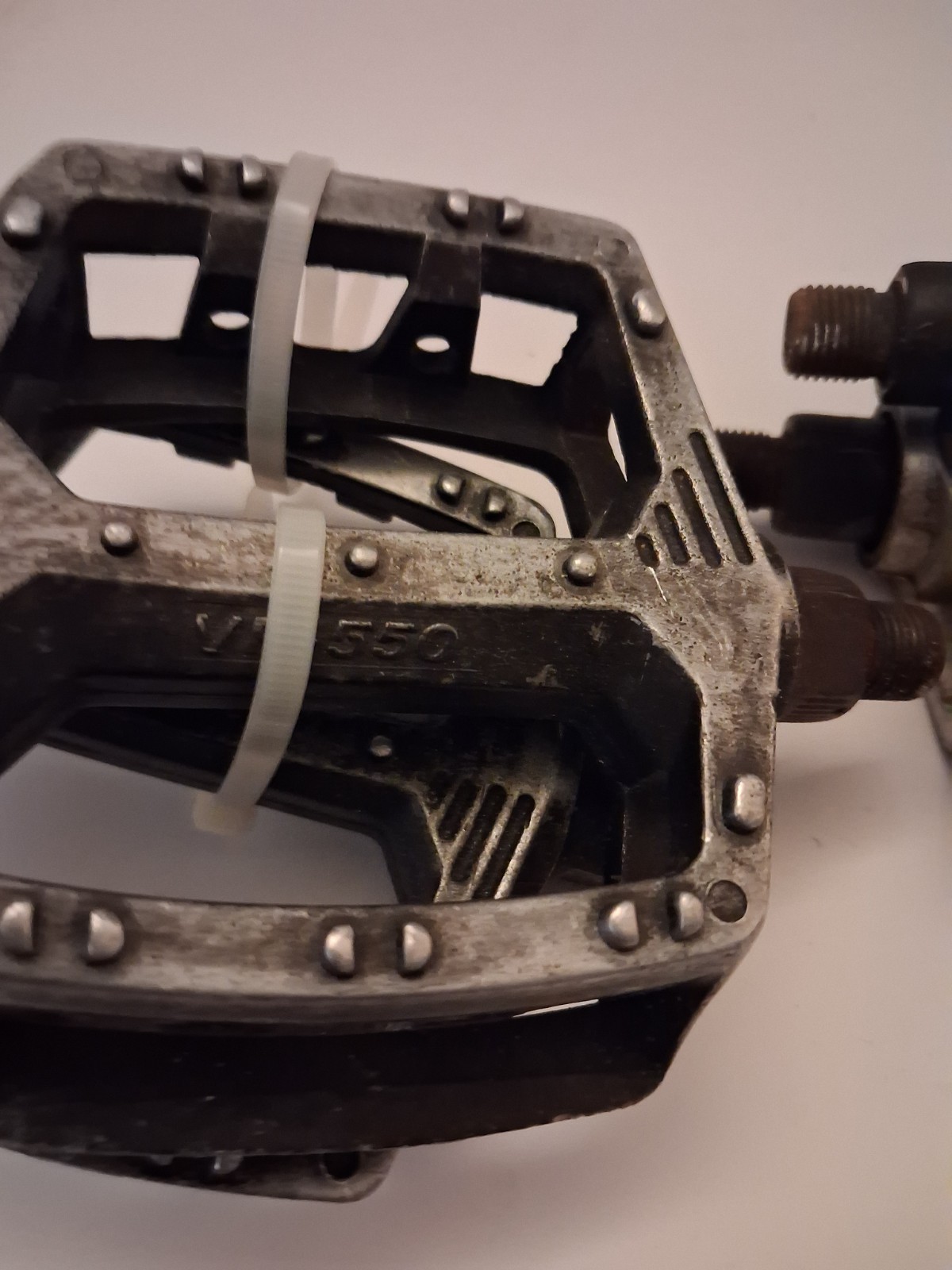 Vintage 90s Bmx Vp 550 Pedals Lot Of Two Sets 1/2 Inch Black And Silver