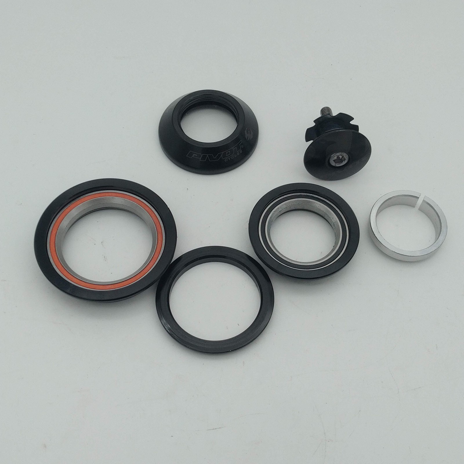 Pivot Cycle Cartridge Headset – 1 1/8in upper / 1 1/2in lower Tapered