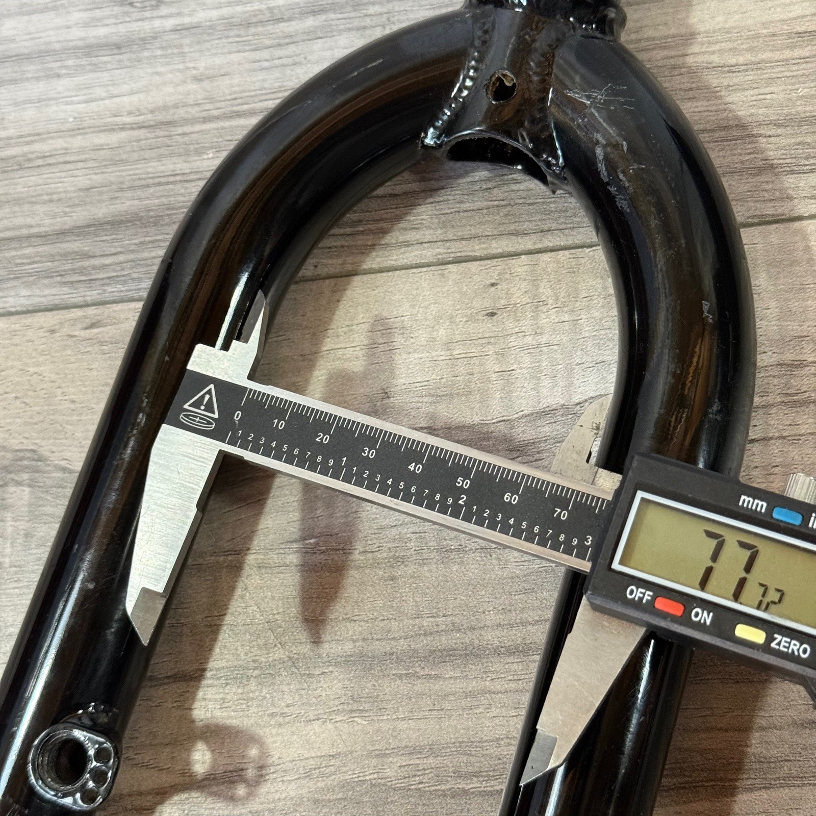 Kona Project Two 2 Fork 29 1 1/8 Threadless 194 Steerer QR Rim Disc Brake