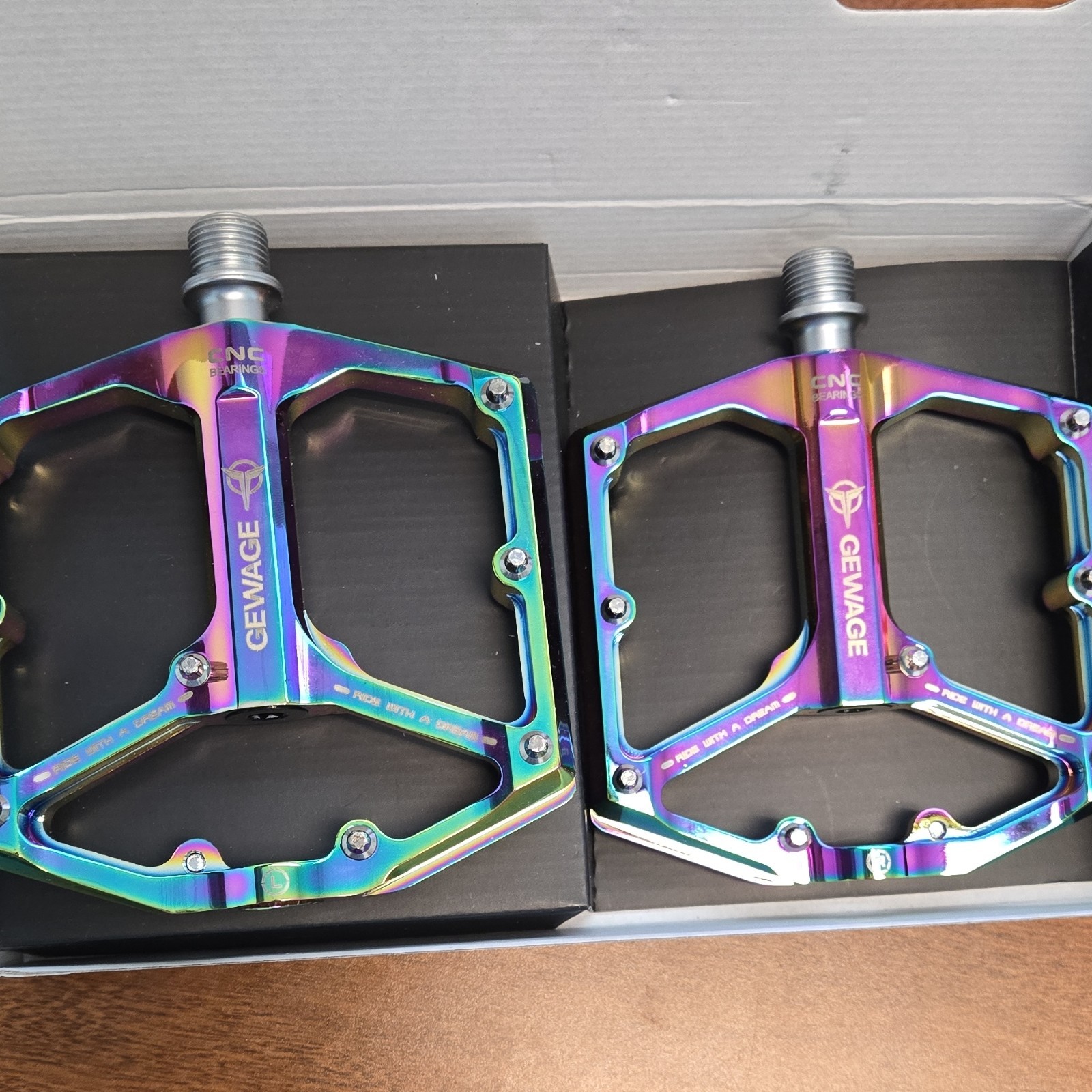 Gewage GE-324 Multicolor Alloy Flat Platform Bicycle Pedals