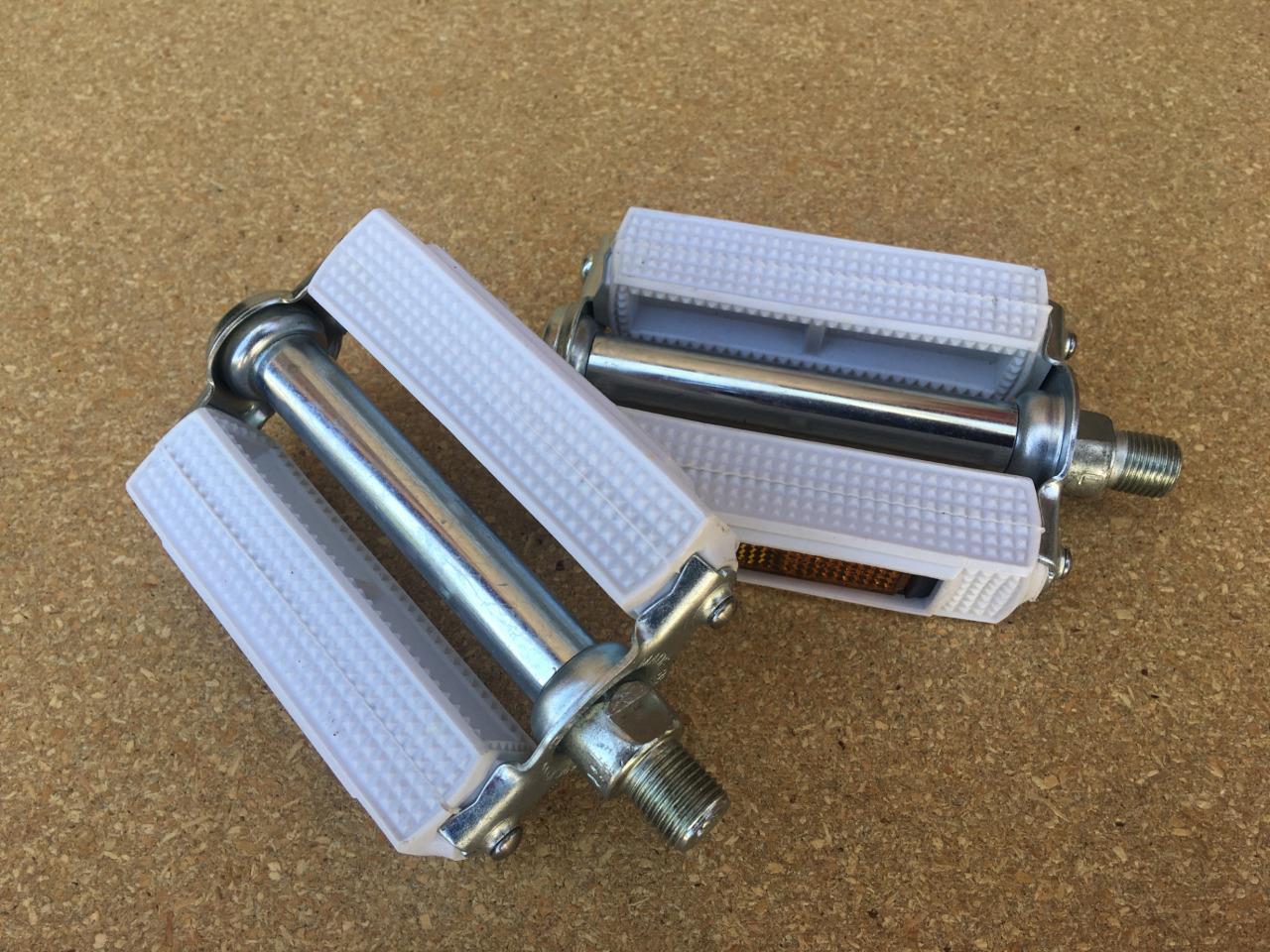 NEW 1/2″ Classic WHITE UNION BLOCK Pedals for 1-piece Cranks Schwinn Old School