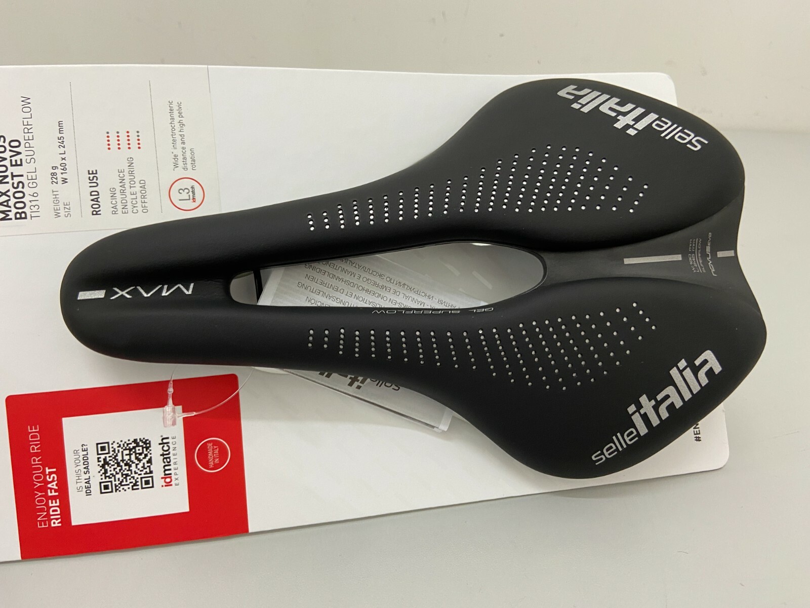 Selle Italia Max Novus Boost Evo Superflow L3 160x245mm TI316 Rail Road Saddle
