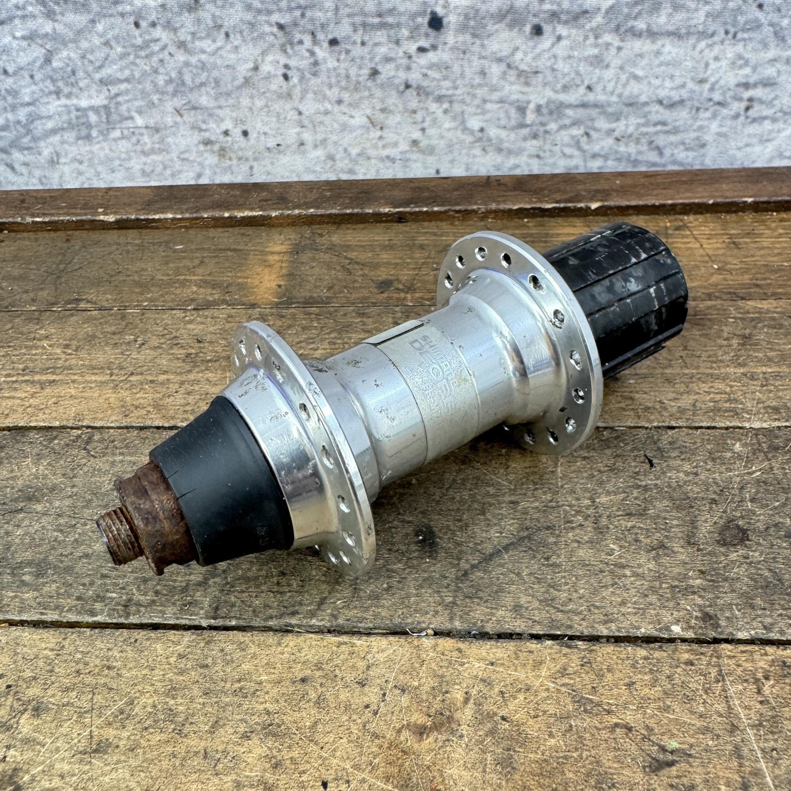 Vintage Shimano Deore XT FH-M737 Rear Hub 32H 135mm 8s MTB QR 90s Silver Japan