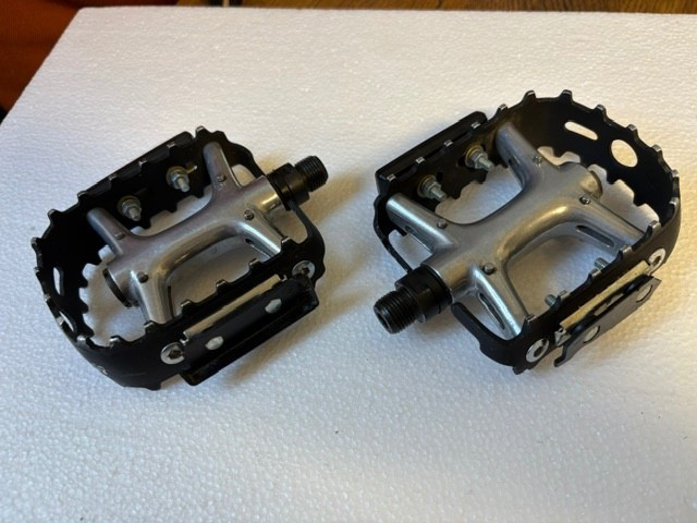 Shimano Deore XT Bear Trap flat platform pedals PD-M730