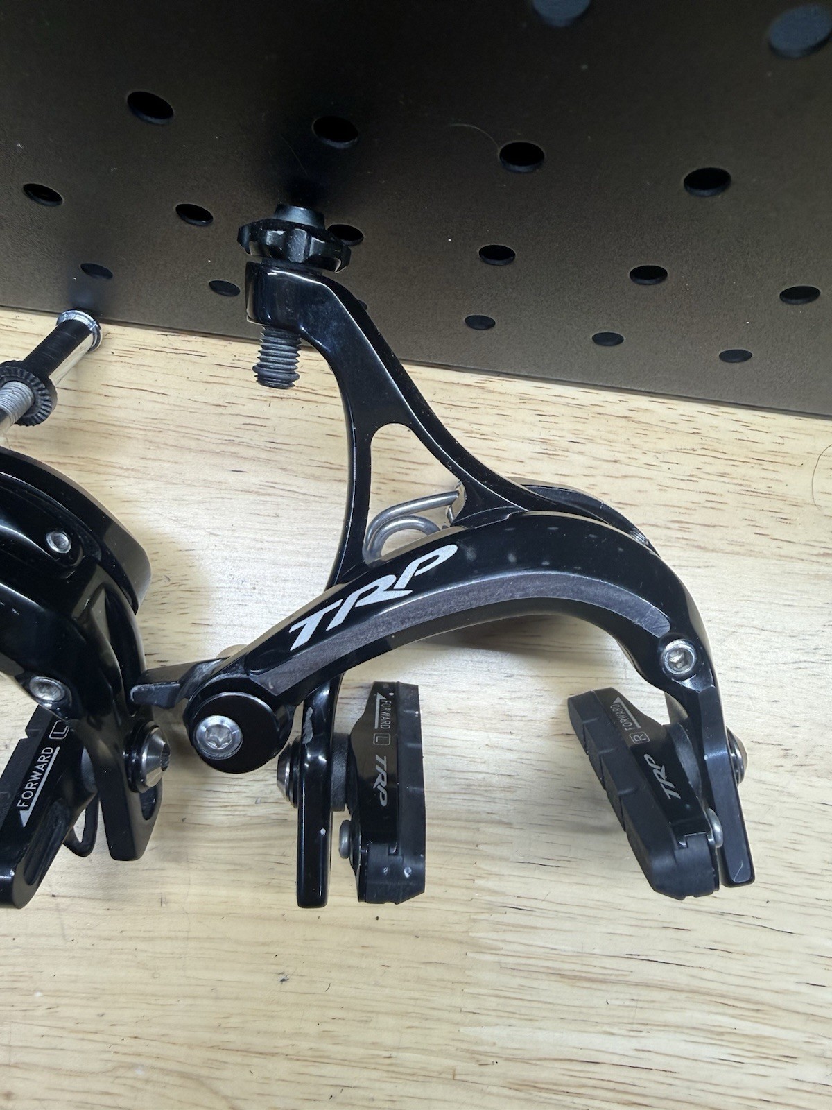 TRP ALUMINUM FORGED ROAD BRAKE SET R870 BLACK