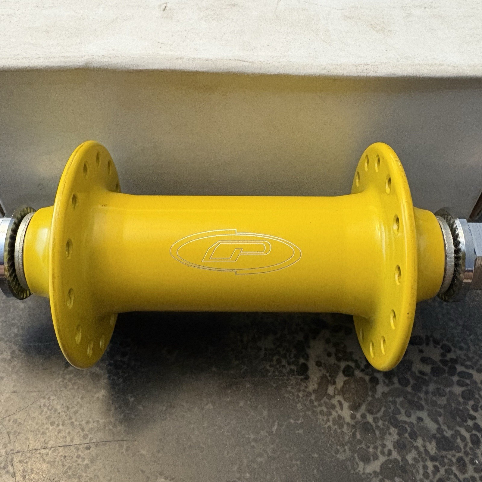 NEW-Powerlite BMX Sealed Bearing 28 Hole Front Hub NEW/NOS Mid-Skool-Yellow