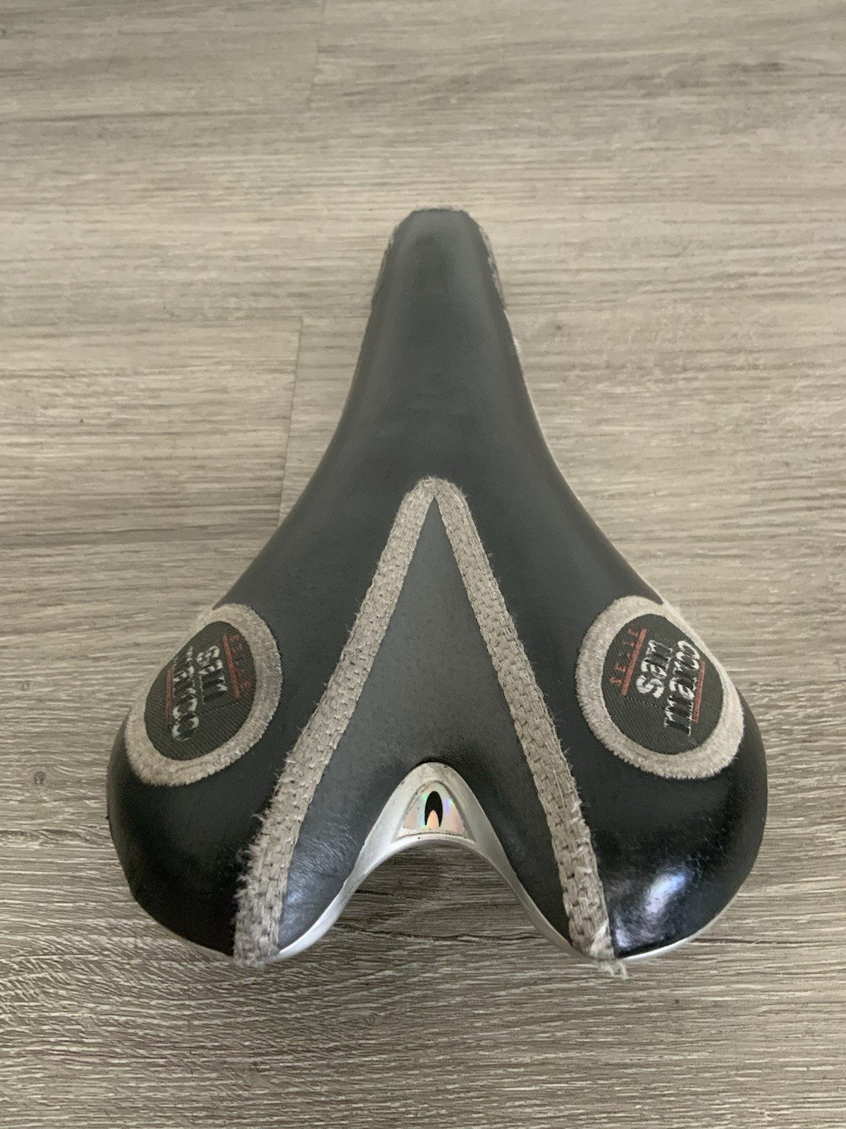 SELLE SAN MARCO ERA SADDLE TITANIUM STAYS 258 GRAMS 130 MM X 278 MM