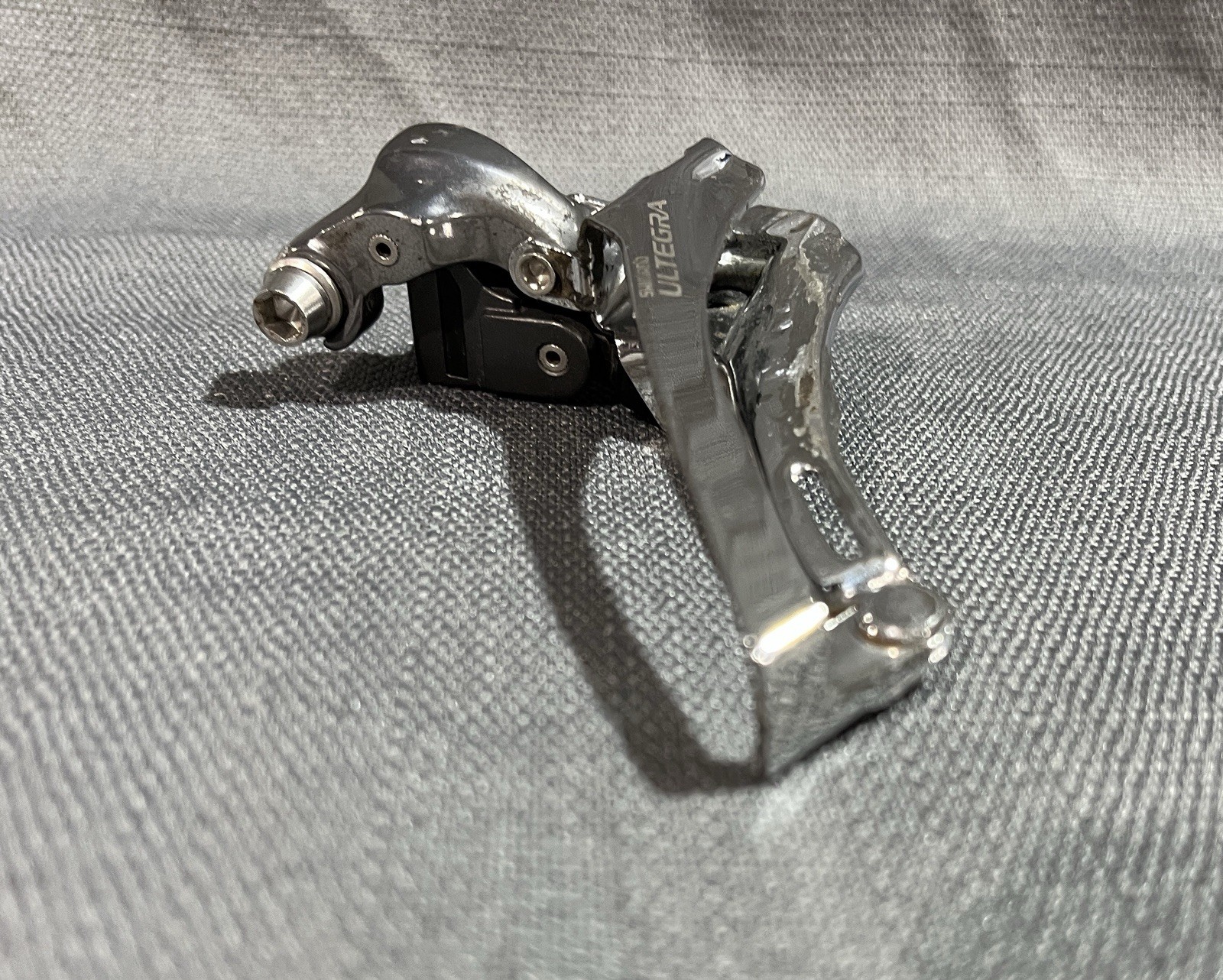 Shimano Ultegra FD-6700 Front Derailleur 2×10 Braze-on Bottom Pull Road Bike
