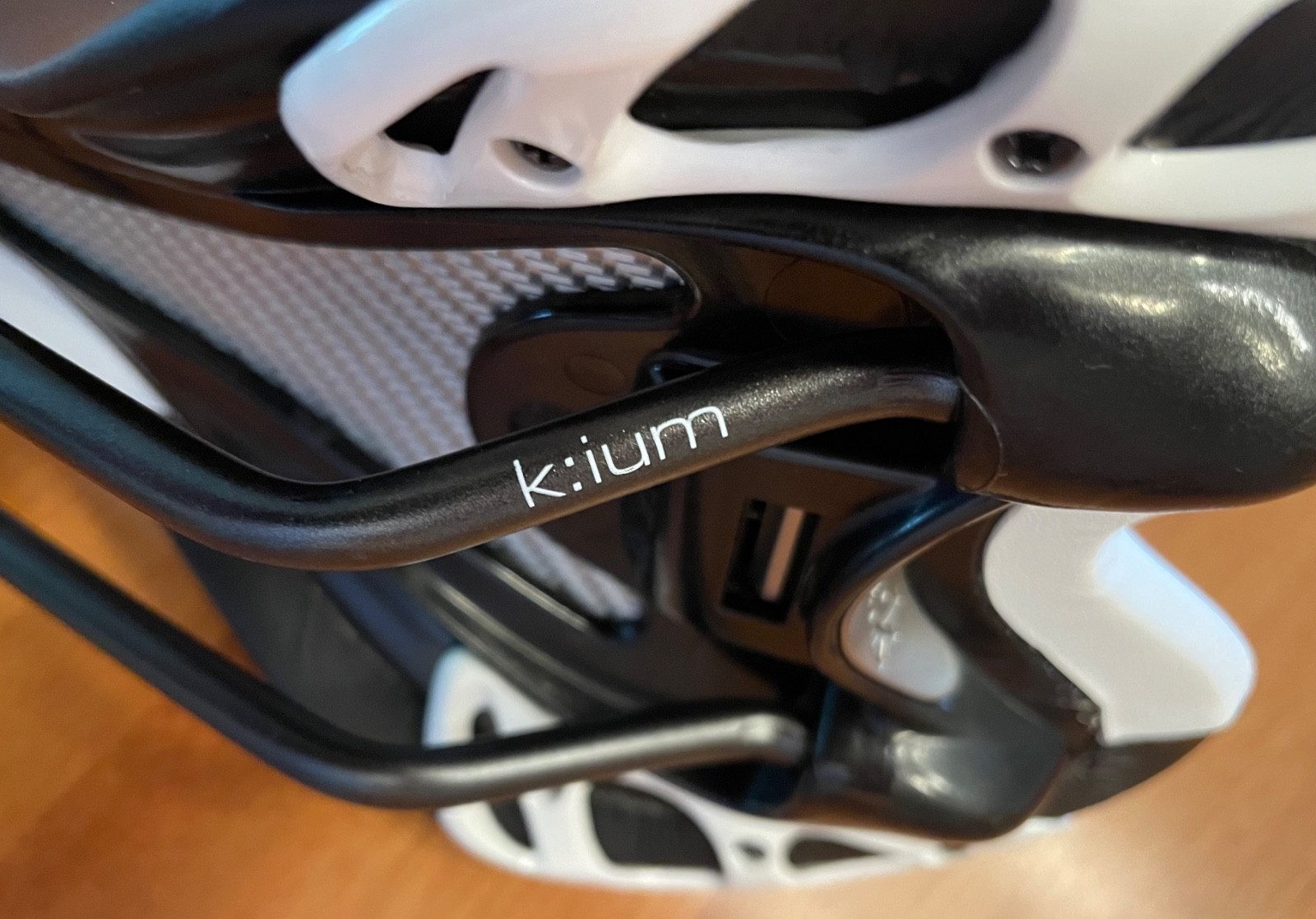 Fizik Aliante Gamma Saddle, Kium Rails, Black / White, Brand New In Original Box