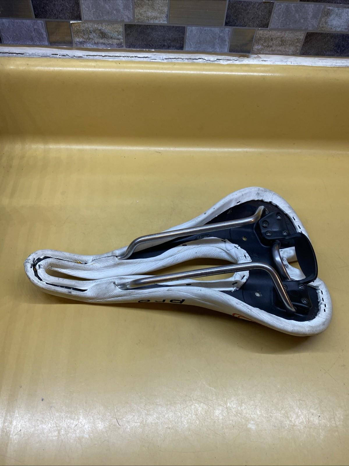 Selle SMP Pro White Leather 270mm x 150mm Titanium Rail Saddle