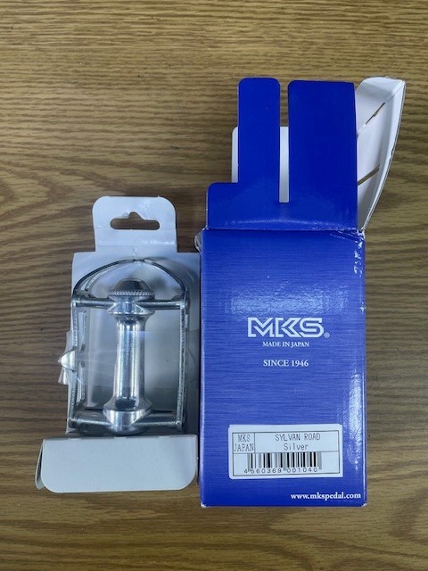 MKS Sylvan Road – Road/Touring/City Pedals – Platform, Al Body, 9/16″ Silver