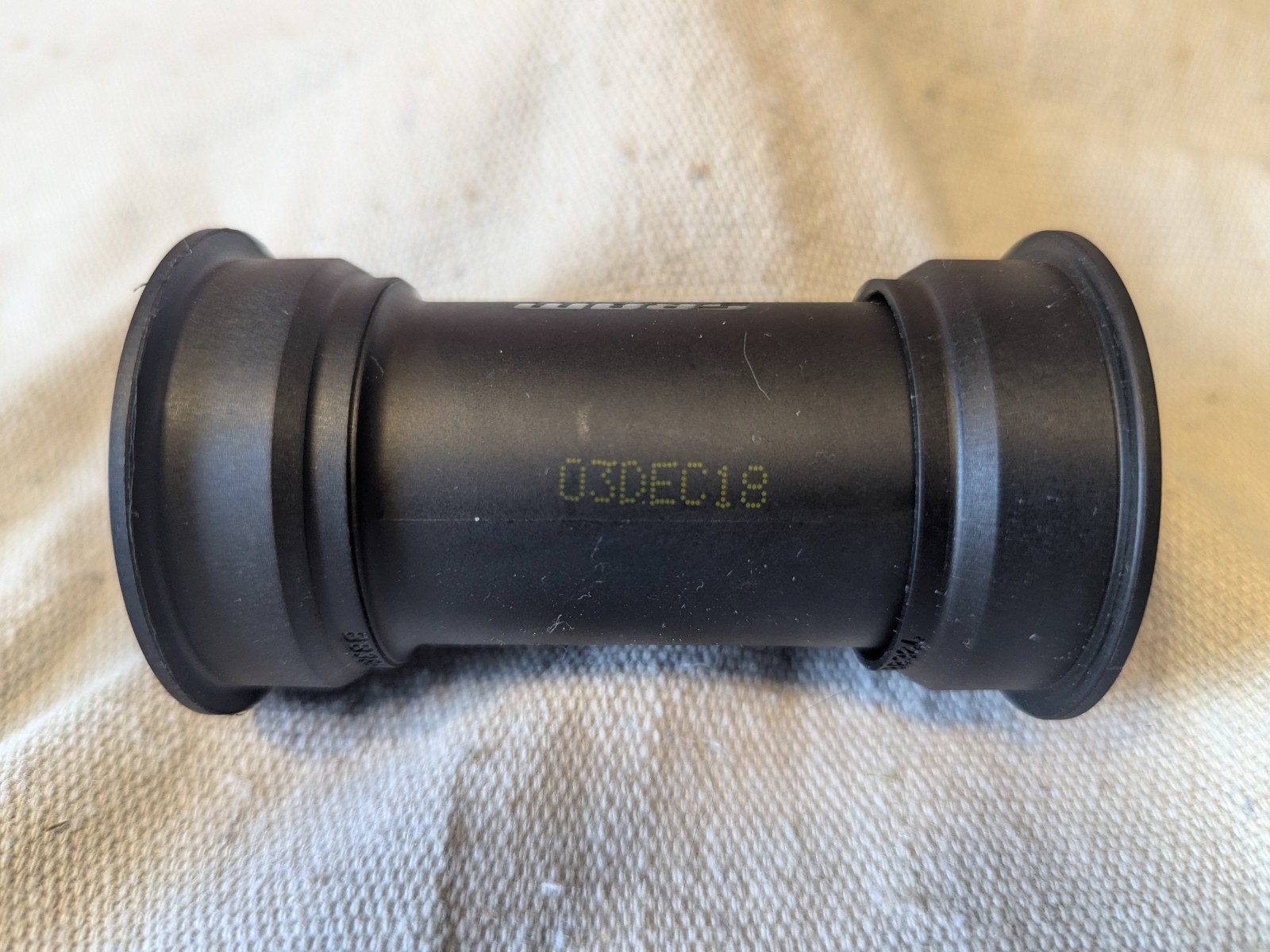 SRAM DUB Sealed Cartridge Bearings PressFit BB386 86mm Road Bottom Bracket