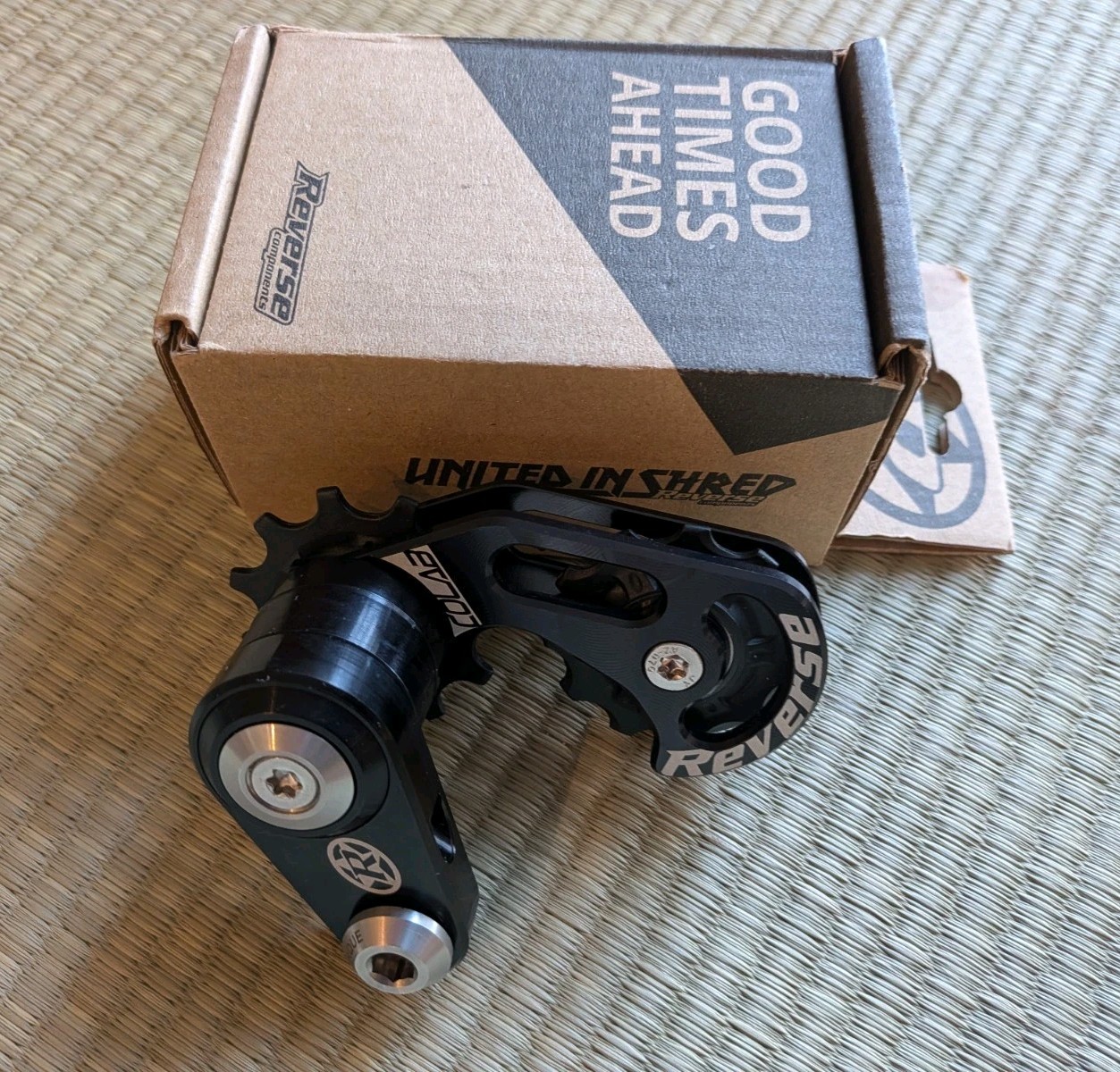 Reverse Colab Chain Tensioner, Black (40221) – Brand New
