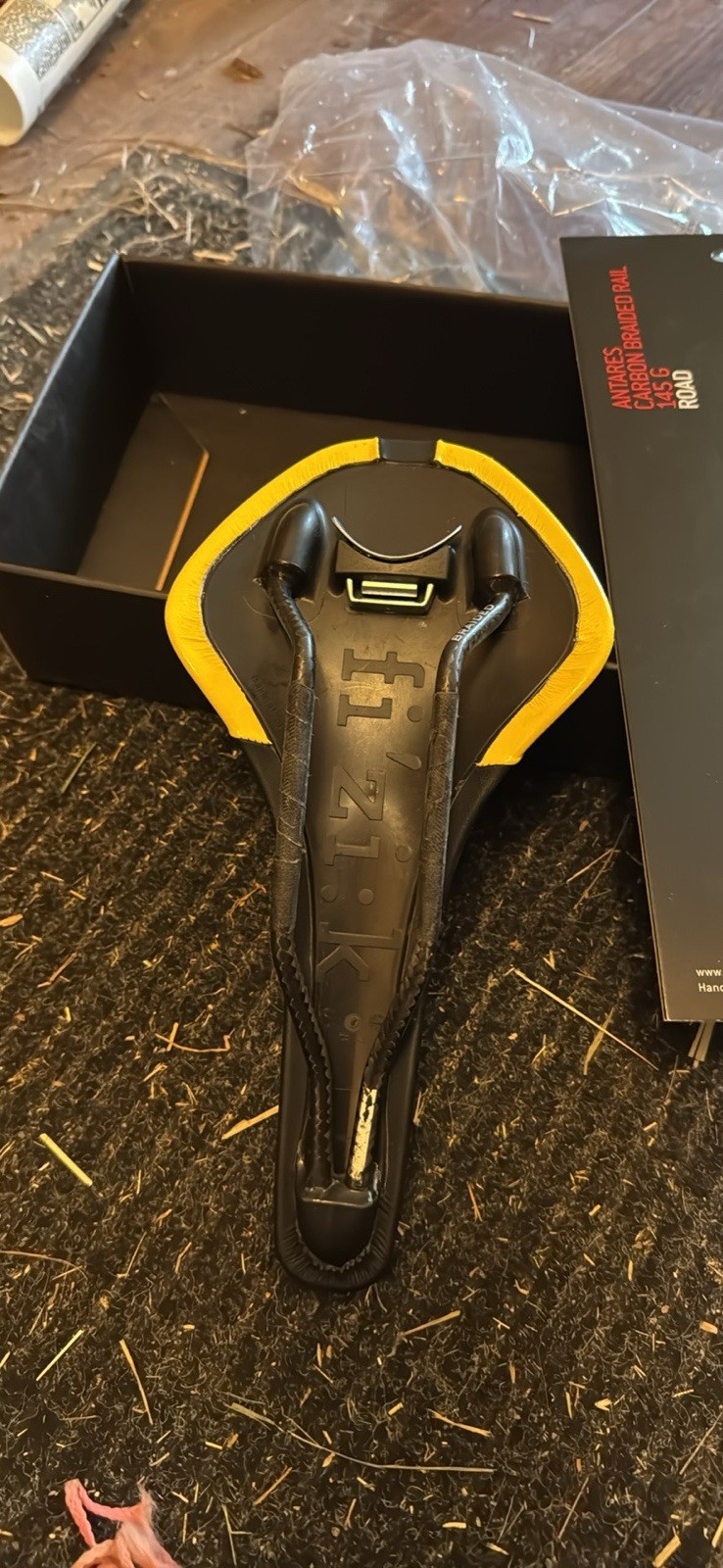 Fizik Antares Carbon Fiber Saddle With Carbon Fiber Rails In Yellow And Black