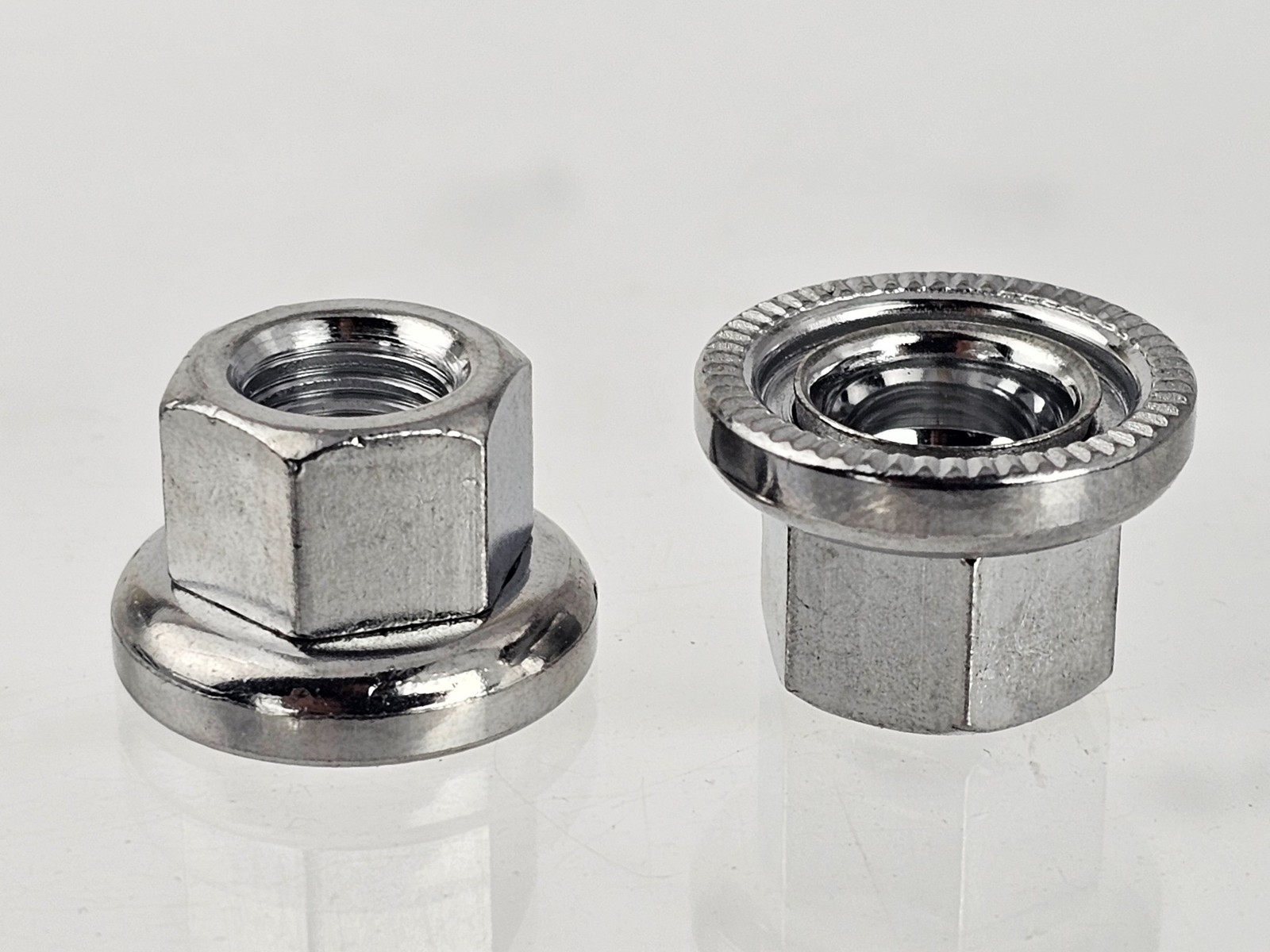 Bicycle Bike Hub Axle Nut with Rotating Washer – 3/8″ x 24T – Chrome – Set of 2